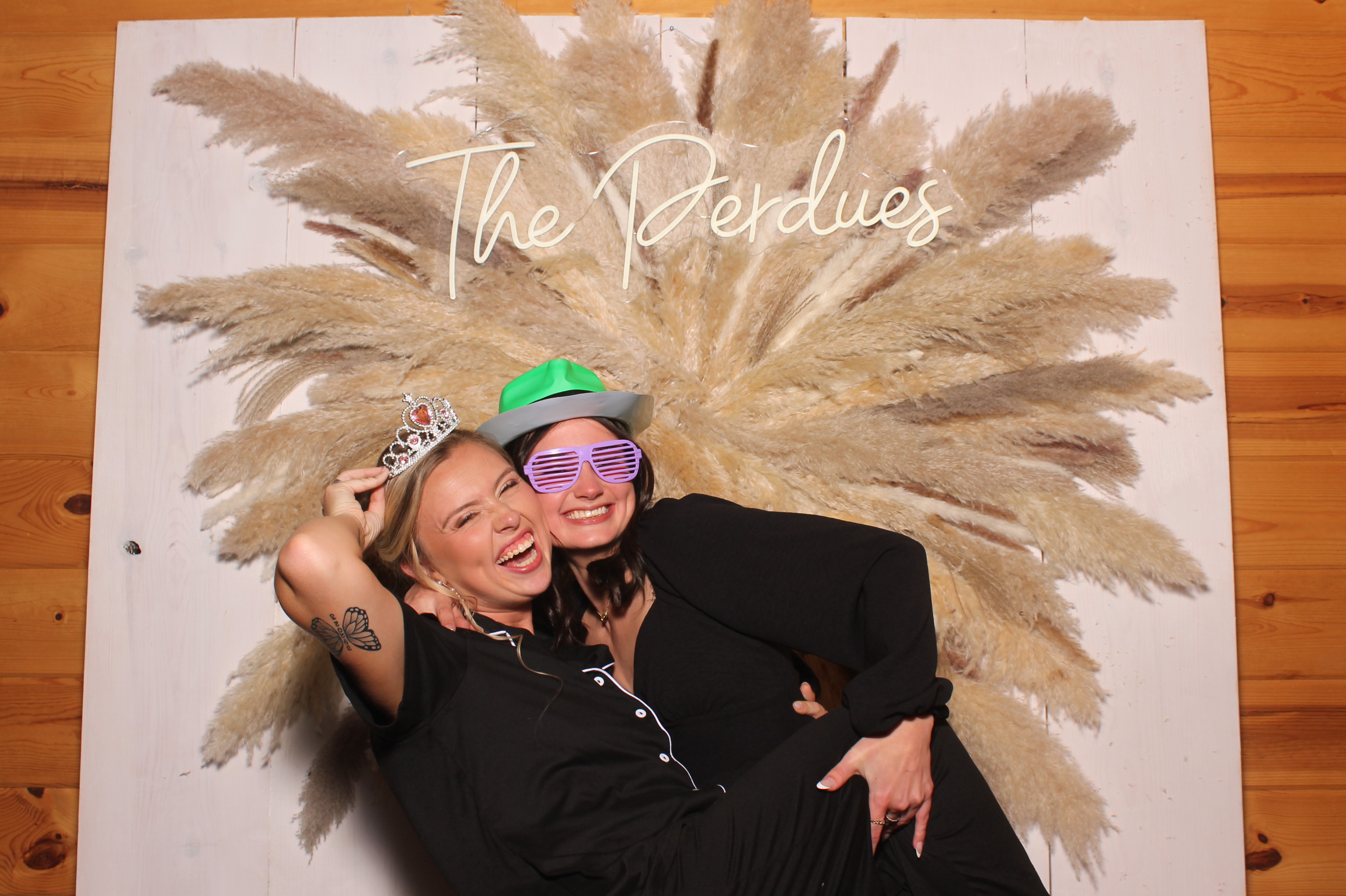 Hunter & Allie  | View more photos from the event at gallery.photoboothcincy.com/u/PhotoBoothCincy/Hunter-Allie