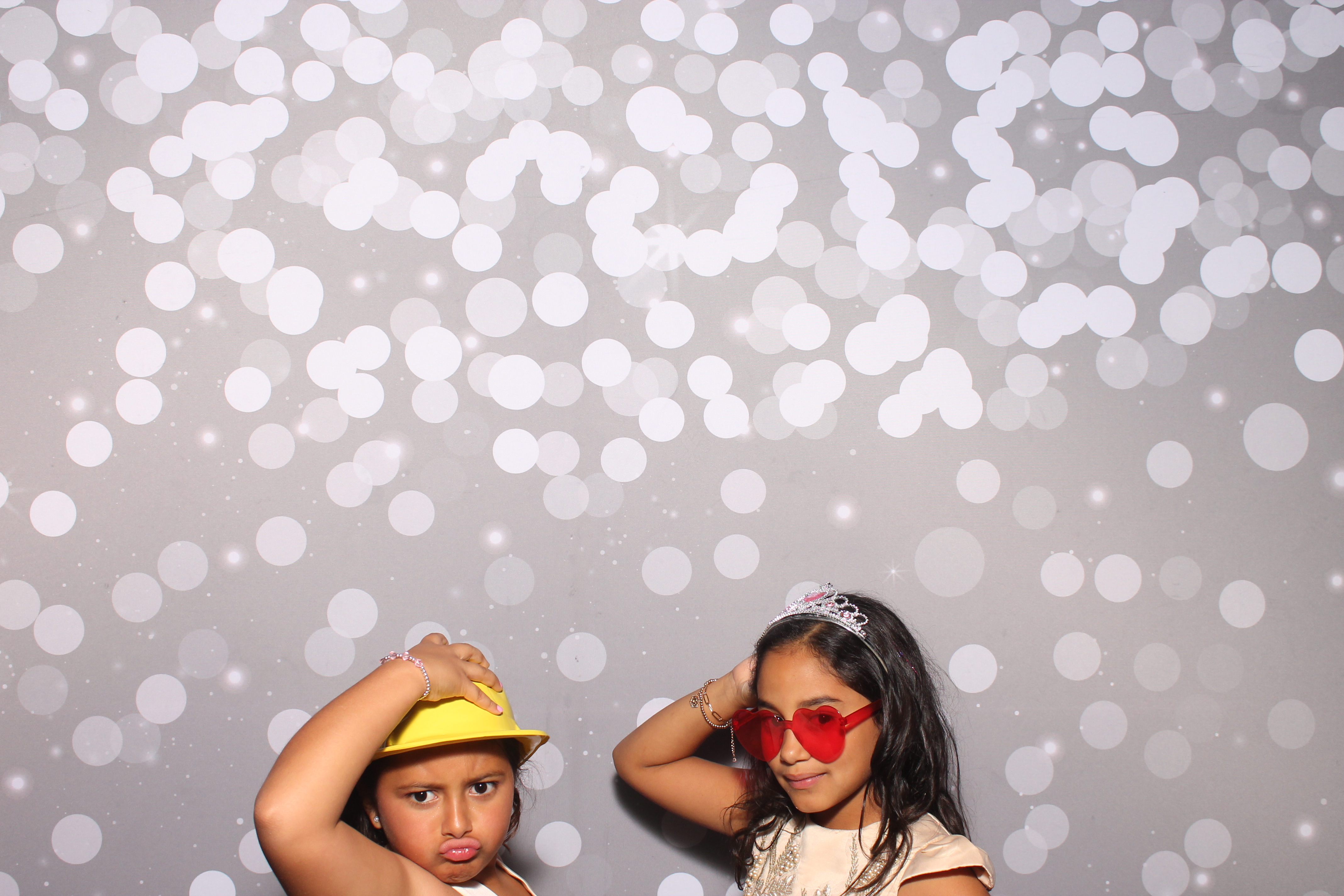 Isabela Martina's Quinceañera | View more photos from the event at gallery.photoboothcincy.com/u/PhotoBoothCincy/Isabela-Martinas-Quinceañera
