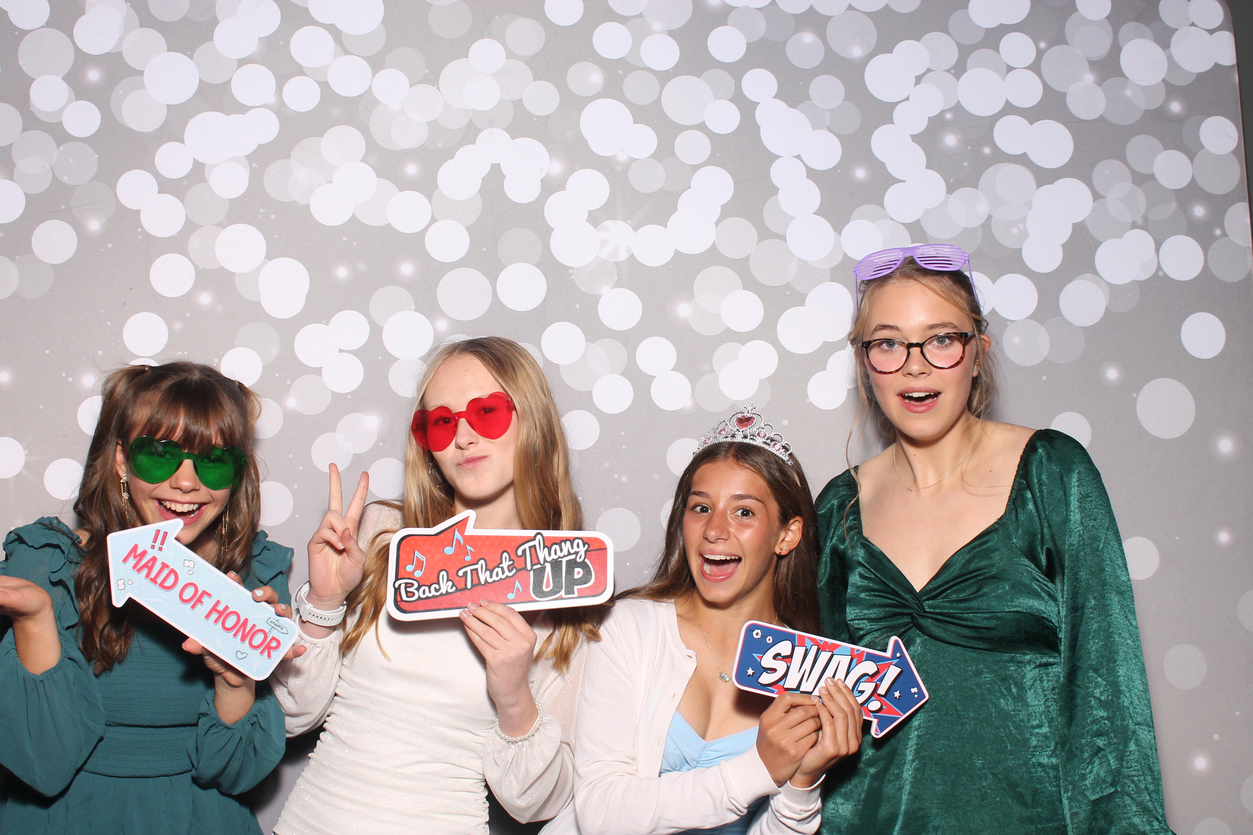 Isabela Martina's Quinceañera | View more photos from the event at gallery.photoboothcincy.com/u/PhotoBoothCincy/Isabela-Martinas-Quinceañera