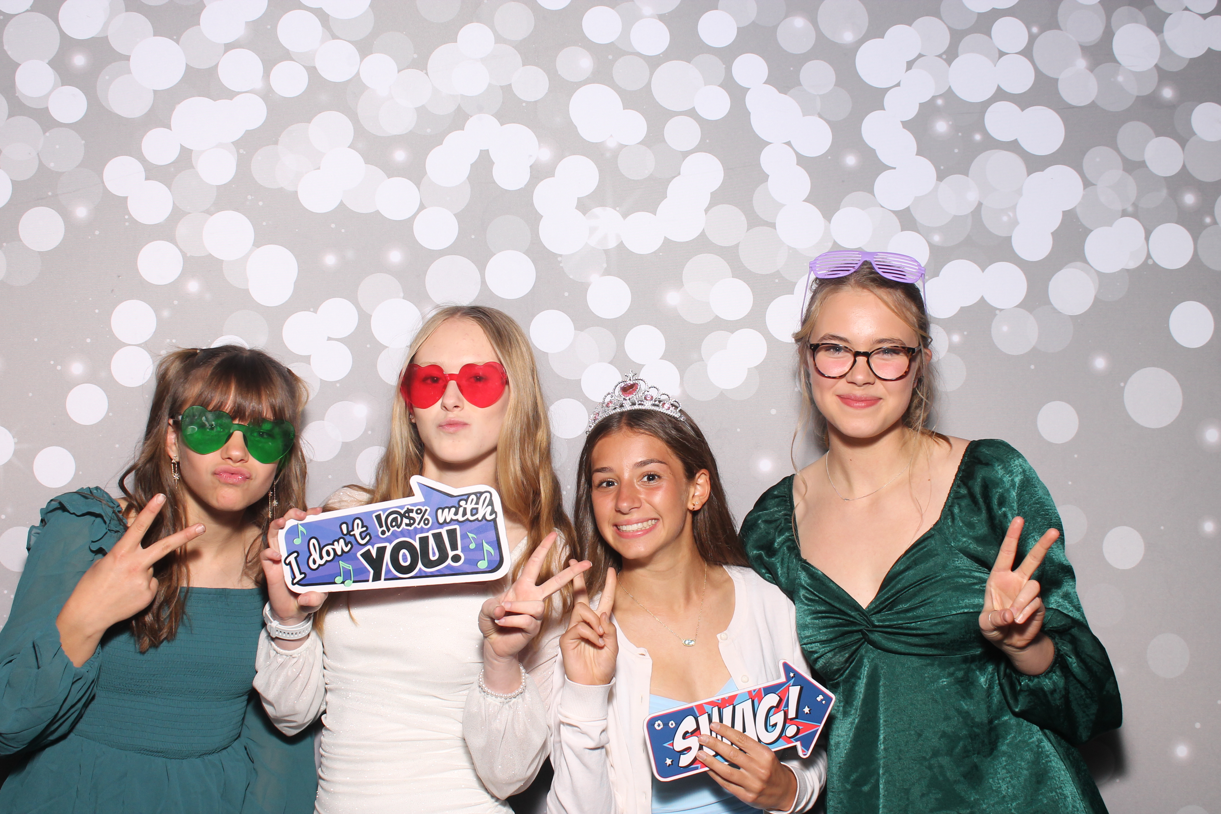 Isabela Martina's Quinceañera | View more photos from the event at gallery.photoboothcincy.com/u/PhotoBoothCincy/Isabela-Martinas-Quinceañera