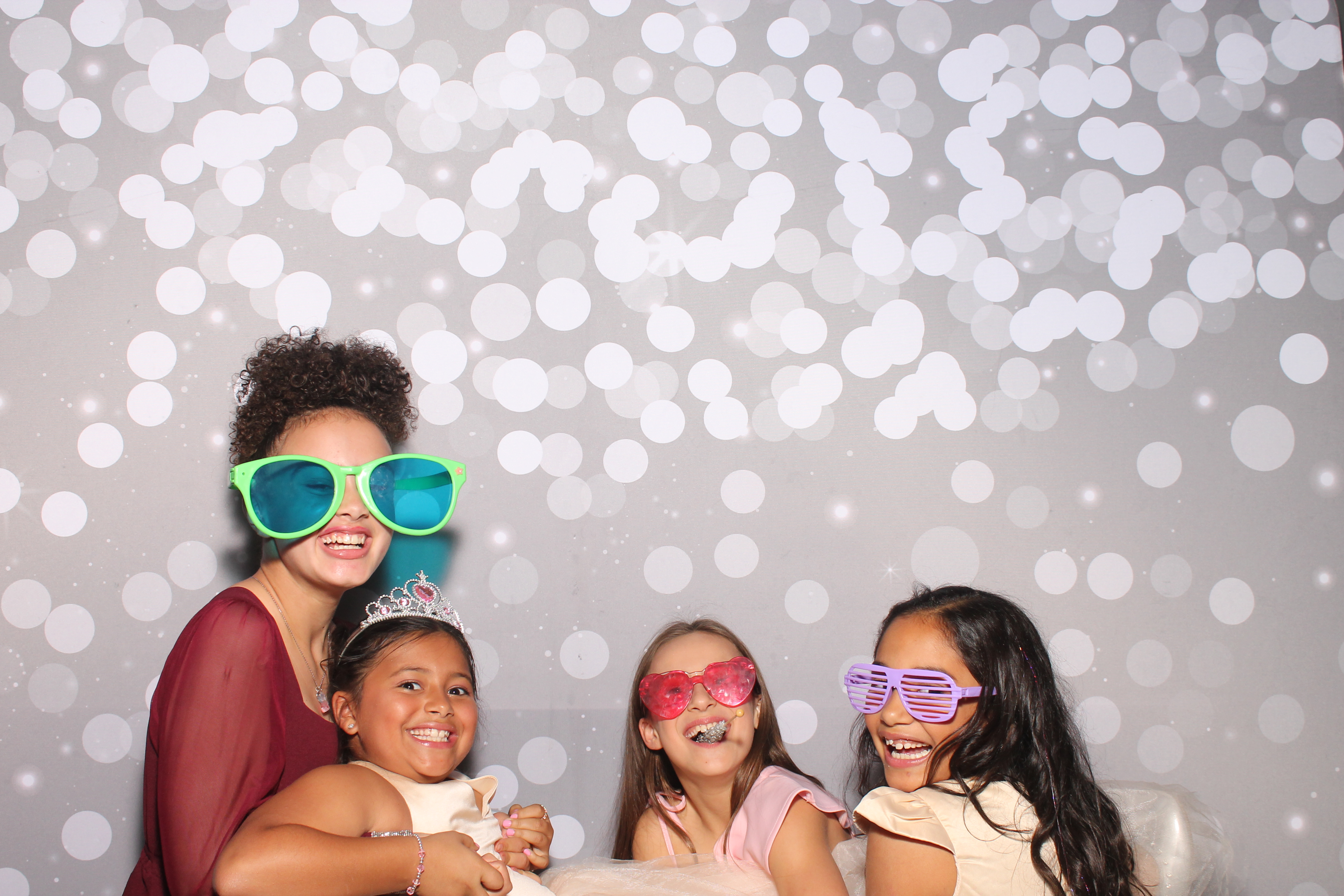 Isabela Martina's Quinceañera | View more photos from the event at gallery.photoboothcincy.com/u/PhotoBoothCincy/Isabela-Martinas-Quinceañera