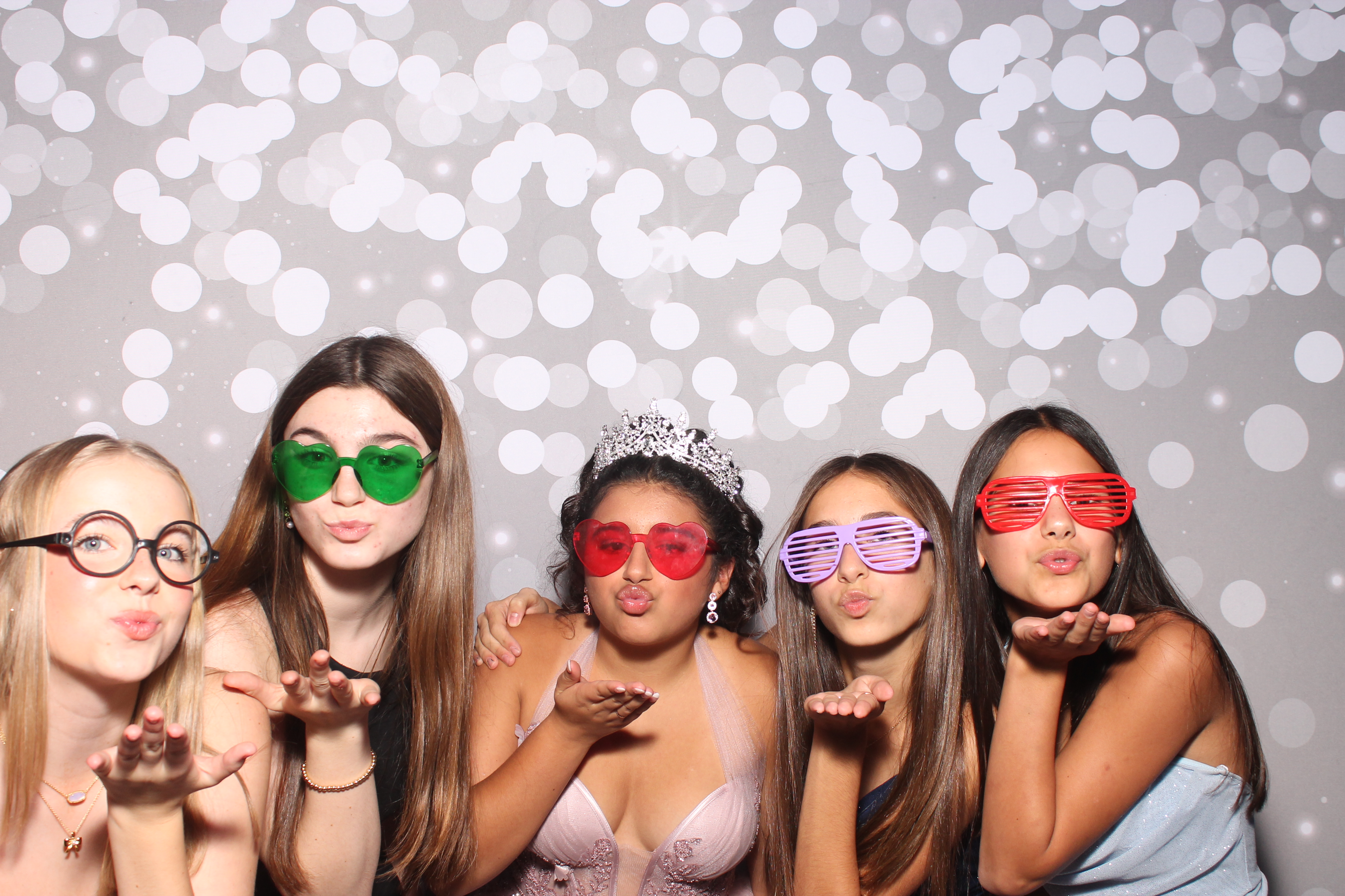 Isabela Martina's Quinceañera | View more photos from the event at gallery.photoboothcincy.com/u/PhotoBoothCincy/Isabela-Martinas-Quinceañera