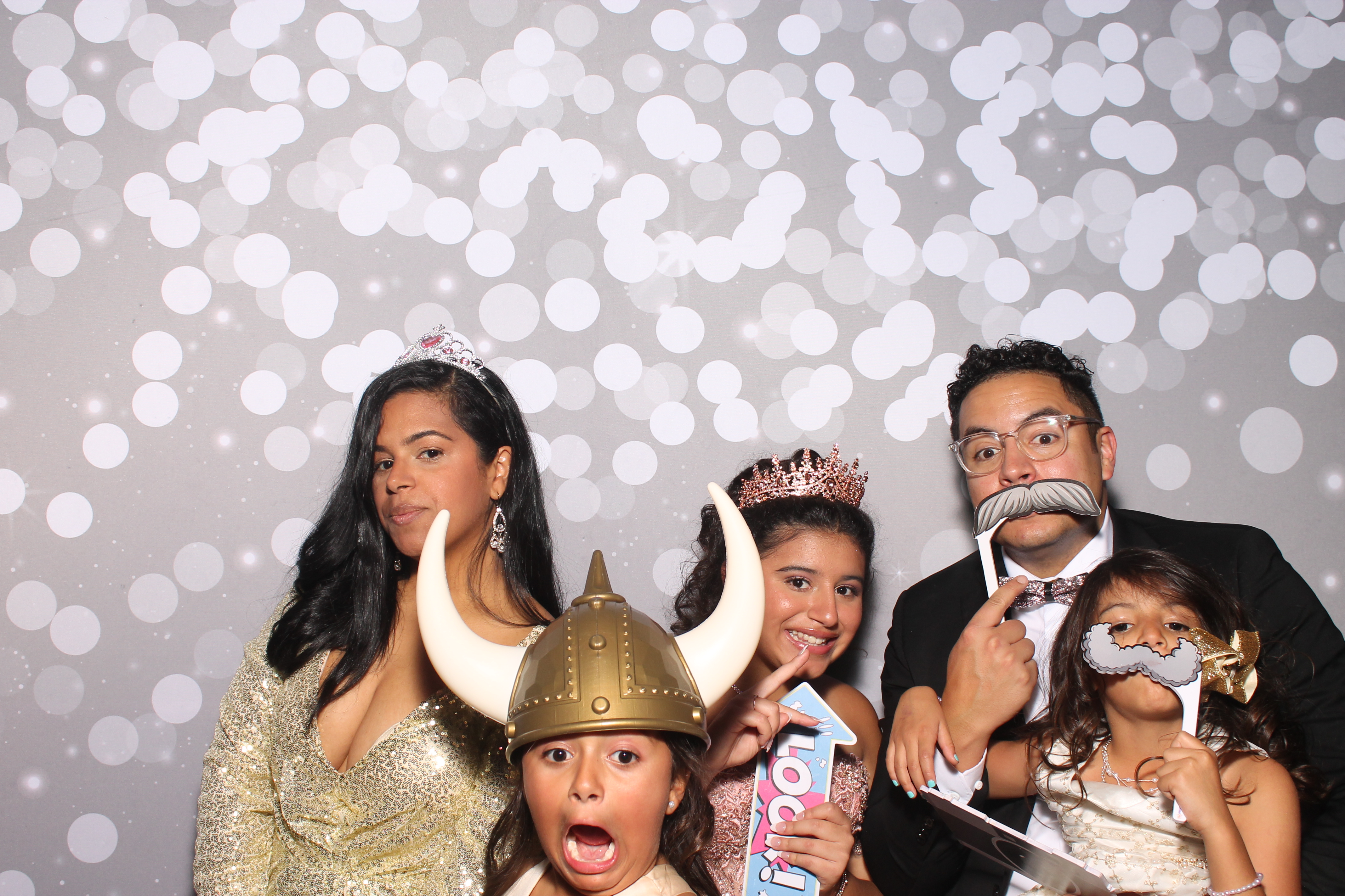 Isabela Martina's Quinceañera | View more photos from the event at gallery.photoboothcincy.com/u/PhotoBoothCincy/Isabela-Martinas-Quinceañera