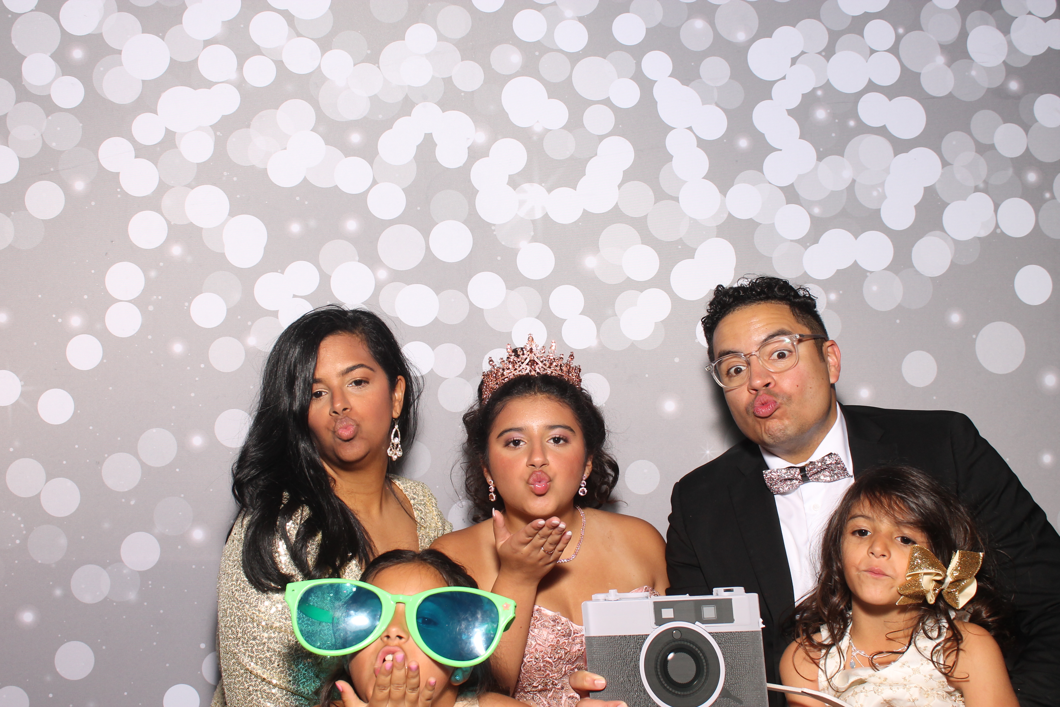 Isabela Martina's Quinceañera | View more photos from the event at gallery.photoboothcincy.com/u/PhotoBoothCincy/Isabela-Martinas-Quinceañera