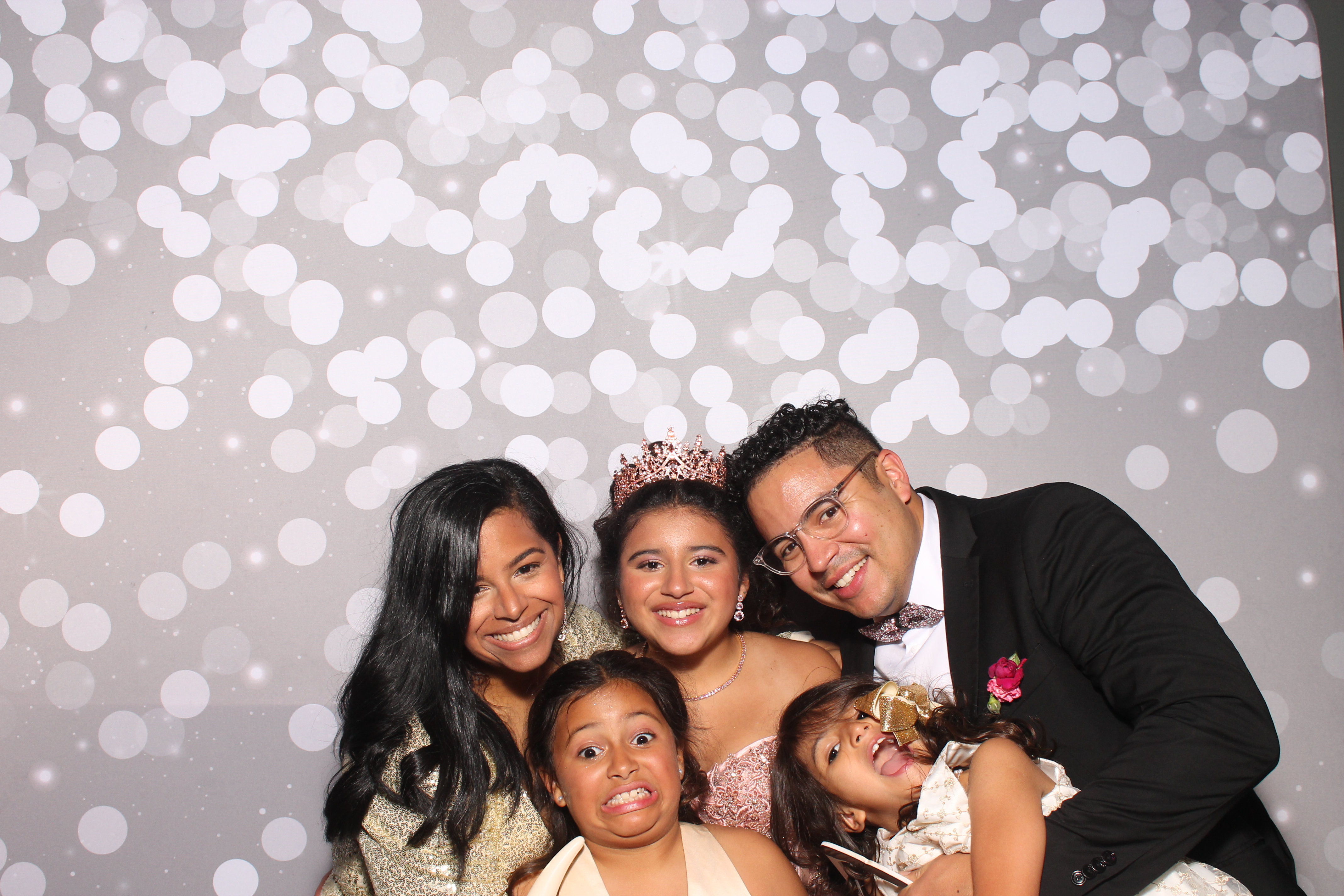 Isabela Martina's Quinceañera | View more photos from the event at gallery.photoboothcincy.com/u/PhotoBoothCincy/Isabela-Martinas-Quinceañera