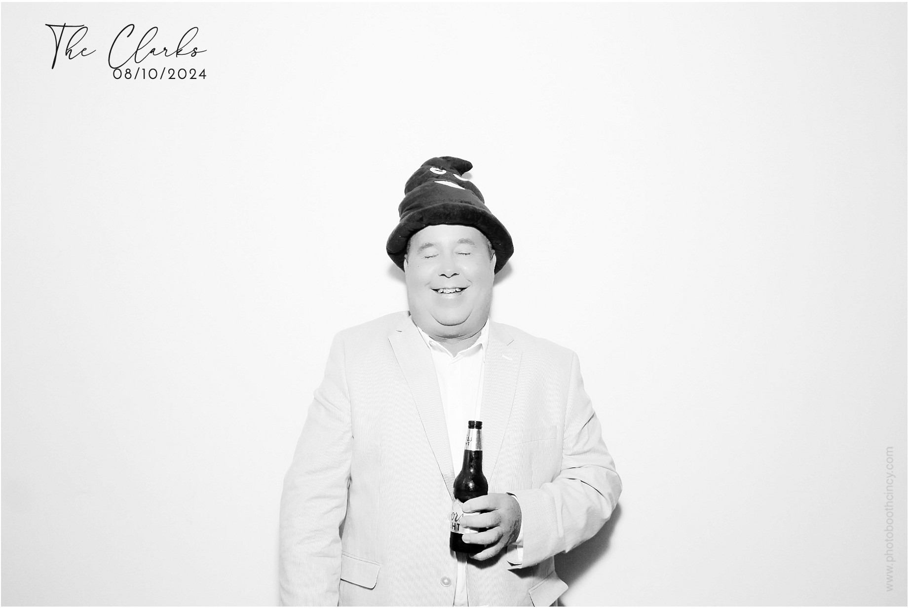 Jonathan & Rachel  | View more photos from the event at gallery.photoboothcincy.com/u/PhotoBoothCincy/Jonathan-Rachel-0