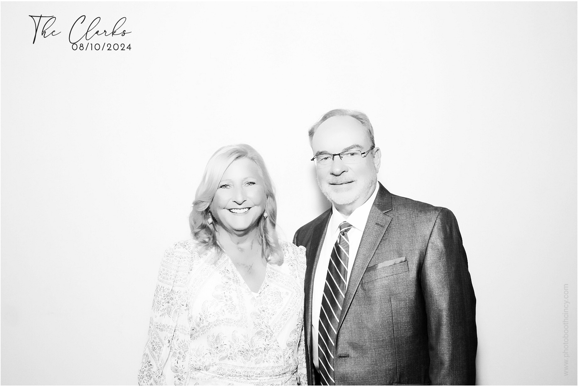 Jonathan & Rachel  | View more photos from the event at gallery.photoboothcincy.com/u/PhotoBoothCincy/Jonathan-Rachel-0