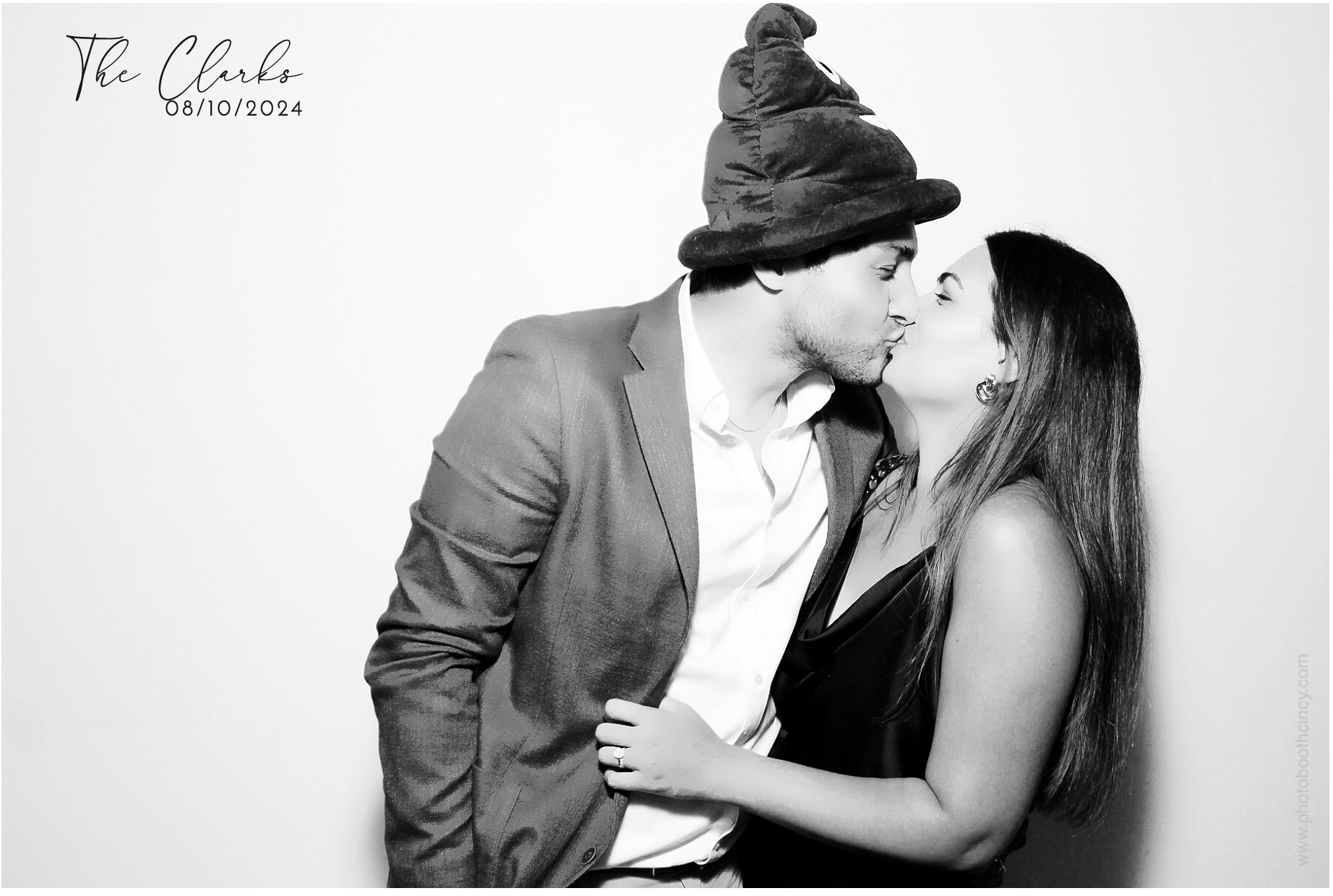 Jonathan & Rachel  | View more photos from the event at gallery.photoboothcincy.com/u/PhotoBoothCincy/Jonathan-Rachel-0