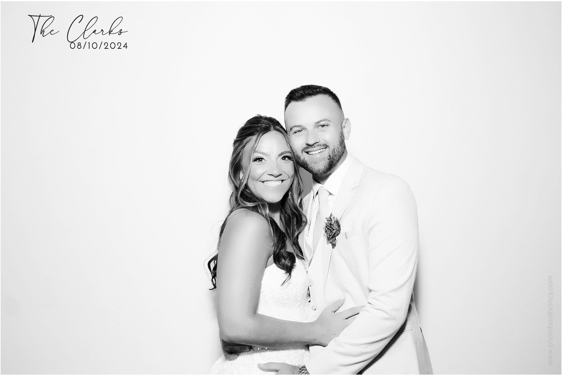 Jonathan & Rachel  | View more photos from the event at gallery.photoboothcincy.com/u/PhotoBoothCincy/Jonathan-Rachel-0