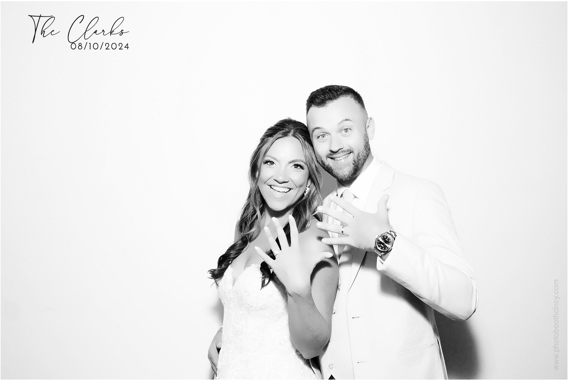 Jonathan & Rachel  | View more photos from the event at gallery.photoboothcincy.com/u/PhotoBoothCincy/Jonathan-Rachel-0