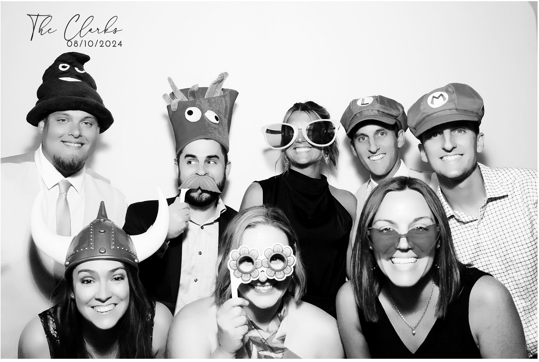 Jonathan & Rachel  | View more photos from the event at gallery.photoboothcincy.com/u/PhotoBoothCincy/Jonathan-Rachel-0