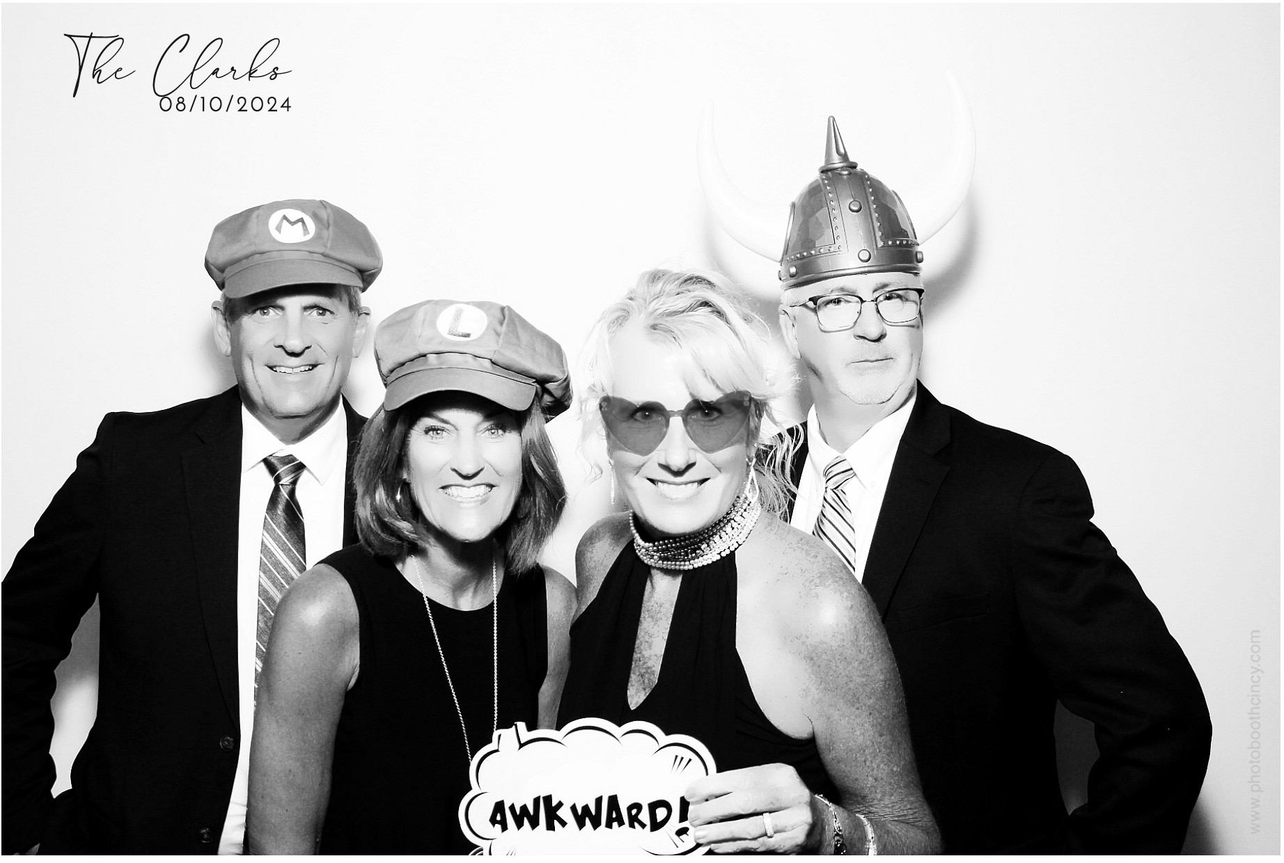 Jonathan & Rachel  | View more photos from the event at gallery.photoboothcincy.com/u/PhotoBoothCincy/Jonathan-Rachel-0