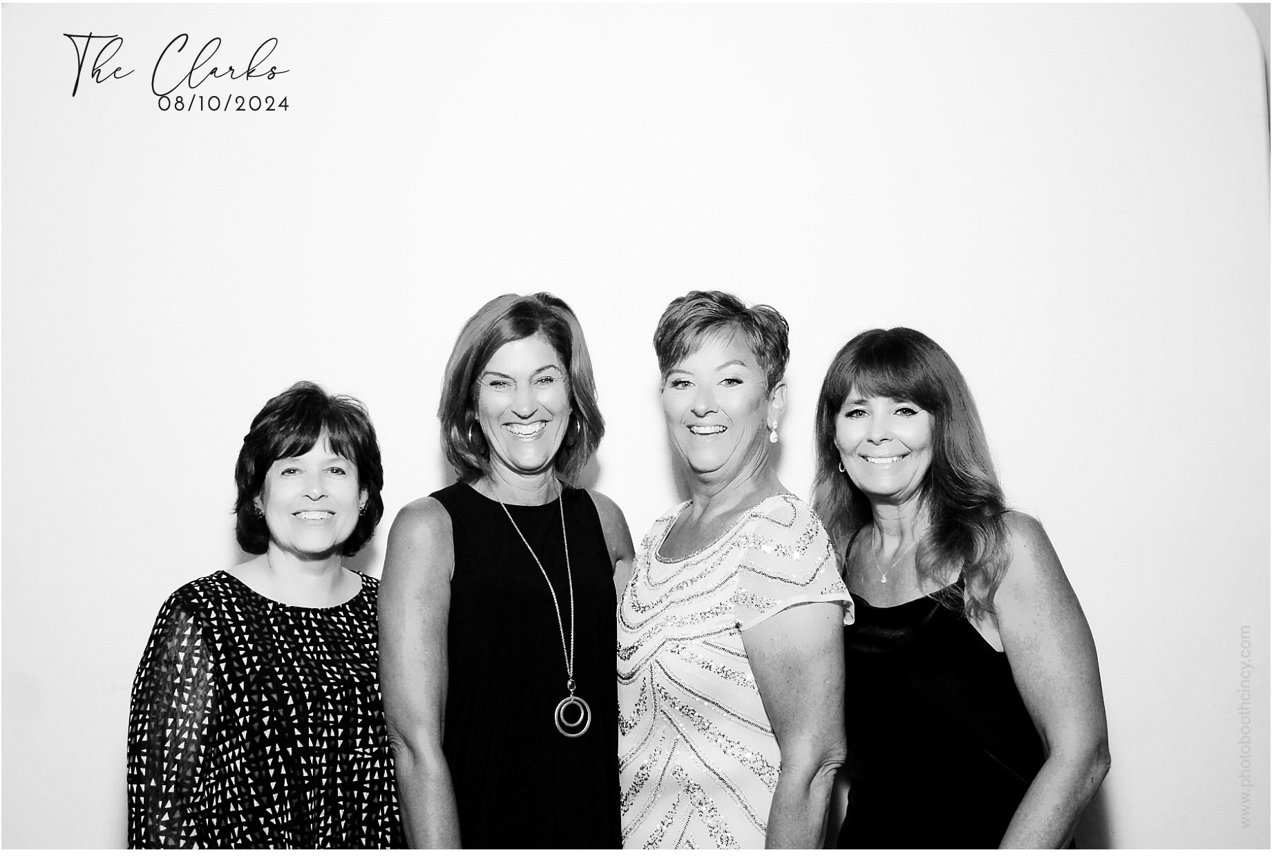 Jonathan & Rachel  | View more photos from the event at gallery.photoboothcincy.com/u/PhotoBoothCincy/Jonathan-Rachel-0