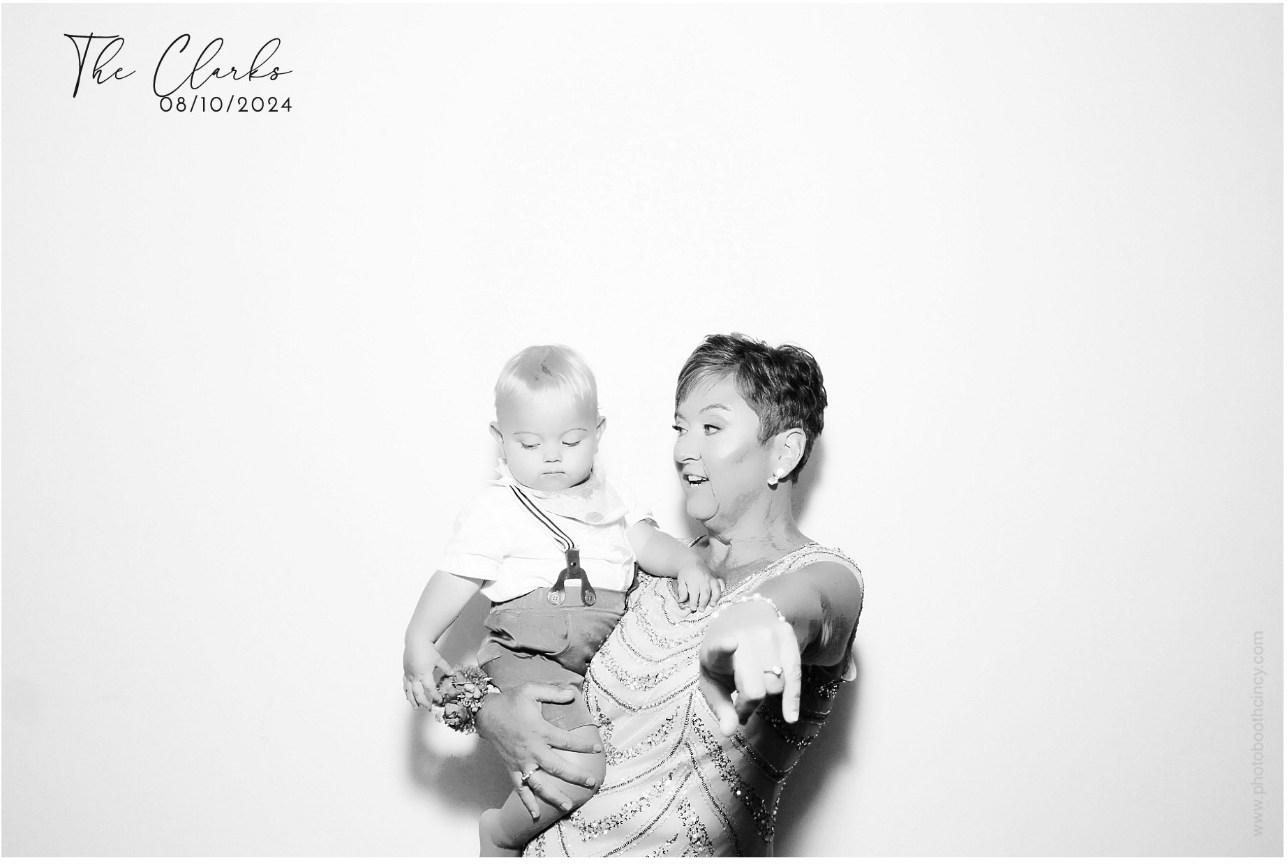Jonathan & Rachel  | View more photos from the event at gallery.photoboothcincy.com/u/PhotoBoothCincy/Jonathan-Rachel-0