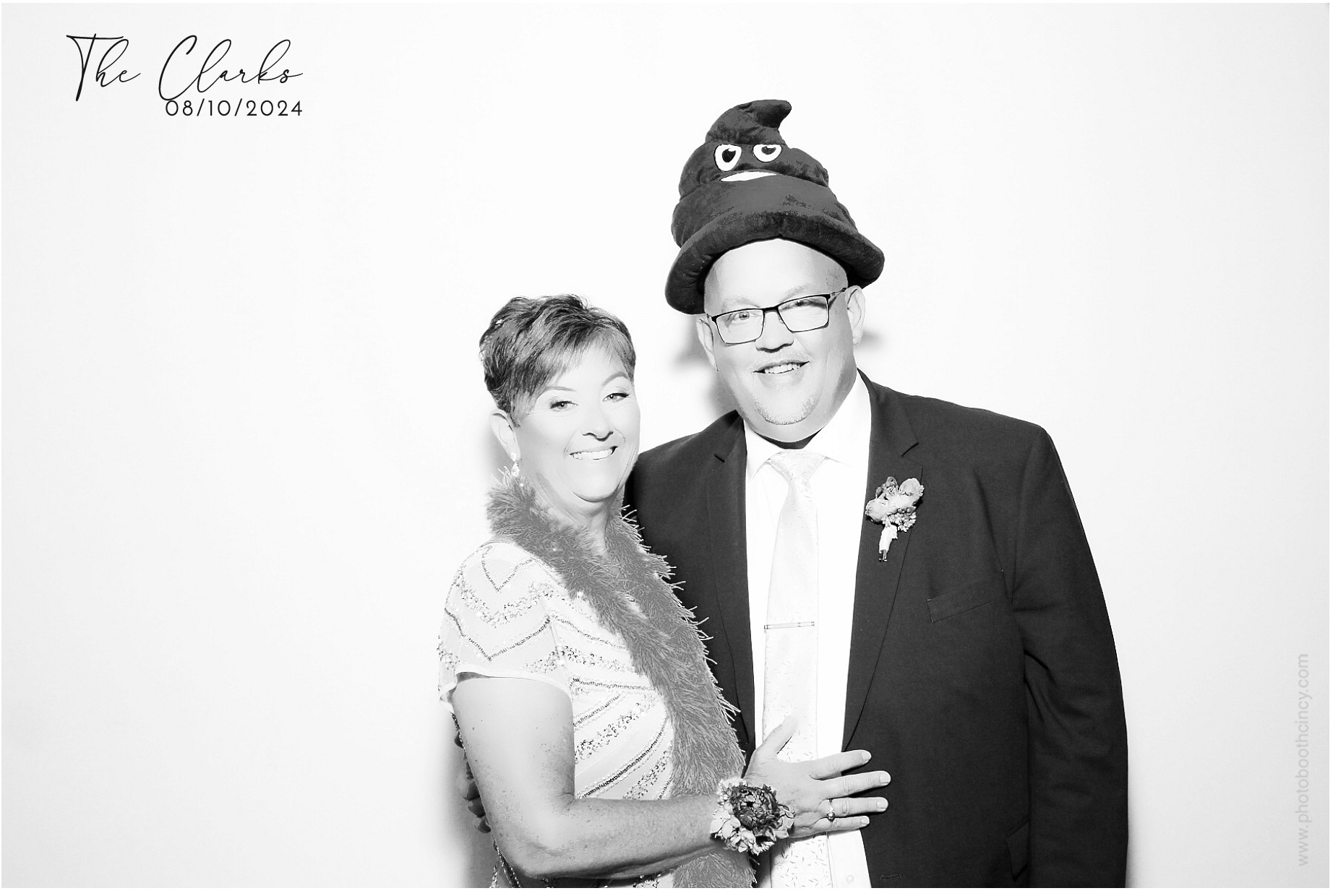 Jonathan & Rachel  | View more photos from the event at gallery.photoboothcincy.com/u/PhotoBoothCincy/Jonathan-Rachel-0