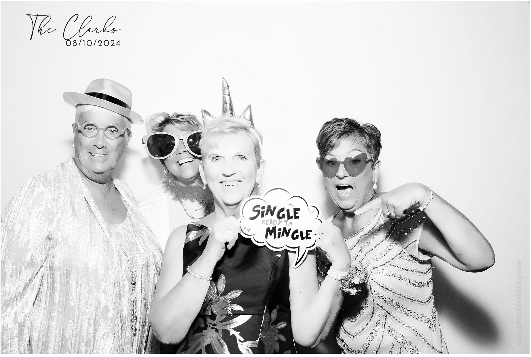 Jonathan & Rachel  | View more photos from the event at gallery.photoboothcincy.com/u/PhotoBoothCincy/Jonathan-Rachel-0