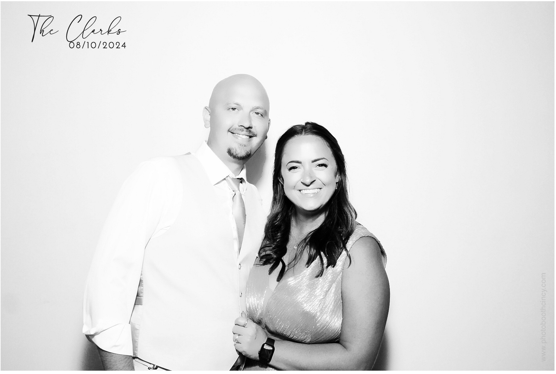 Jonathan & Rachel  | View more photos from the event at gallery.photoboothcincy.com/u/PhotoBoothCincy/Jonathan-Rachel-0