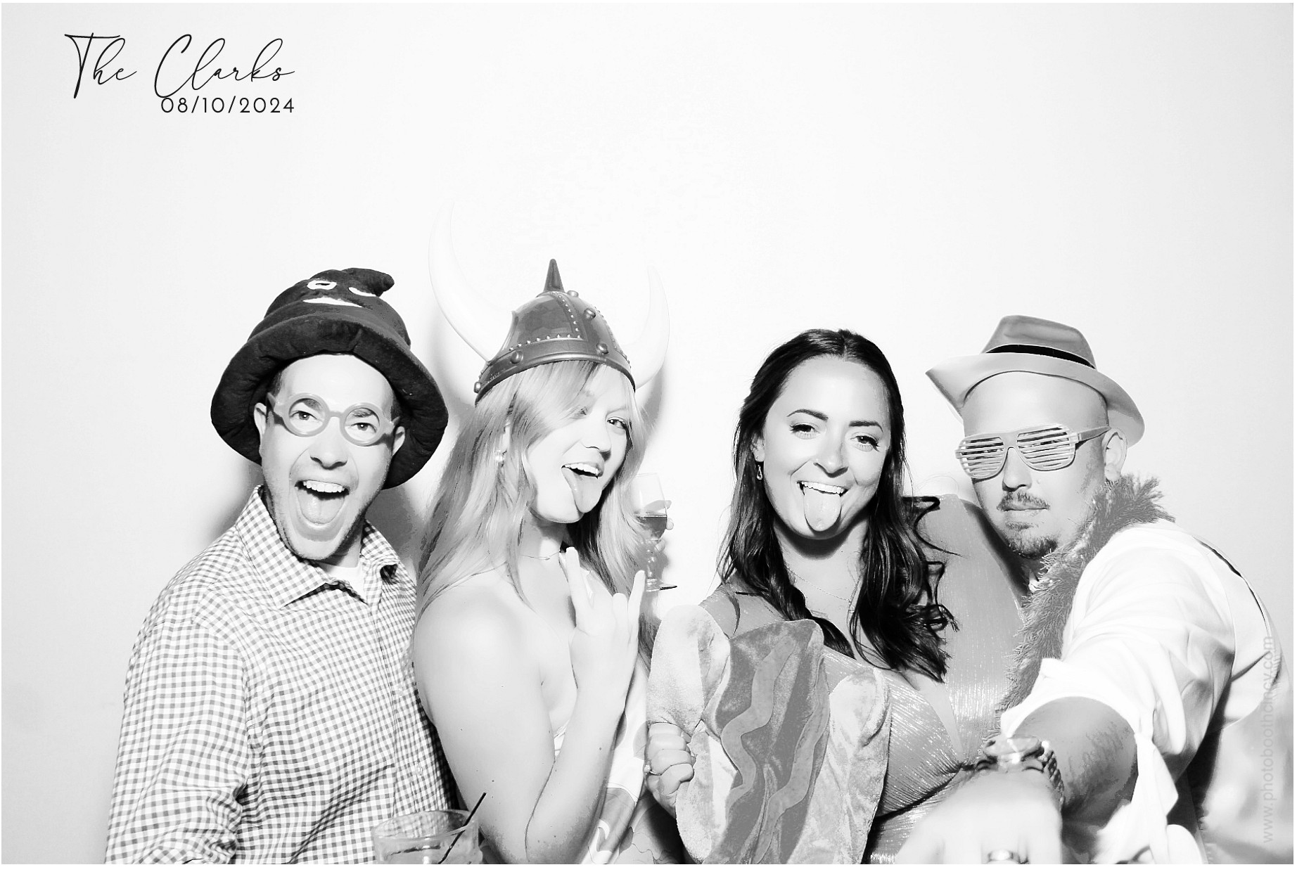 Jonathan & Rachel  | View more photos from the event at gallery.photoboothcincy.com/u/PhotoBoothCincy/Jonathan-Rachel-0