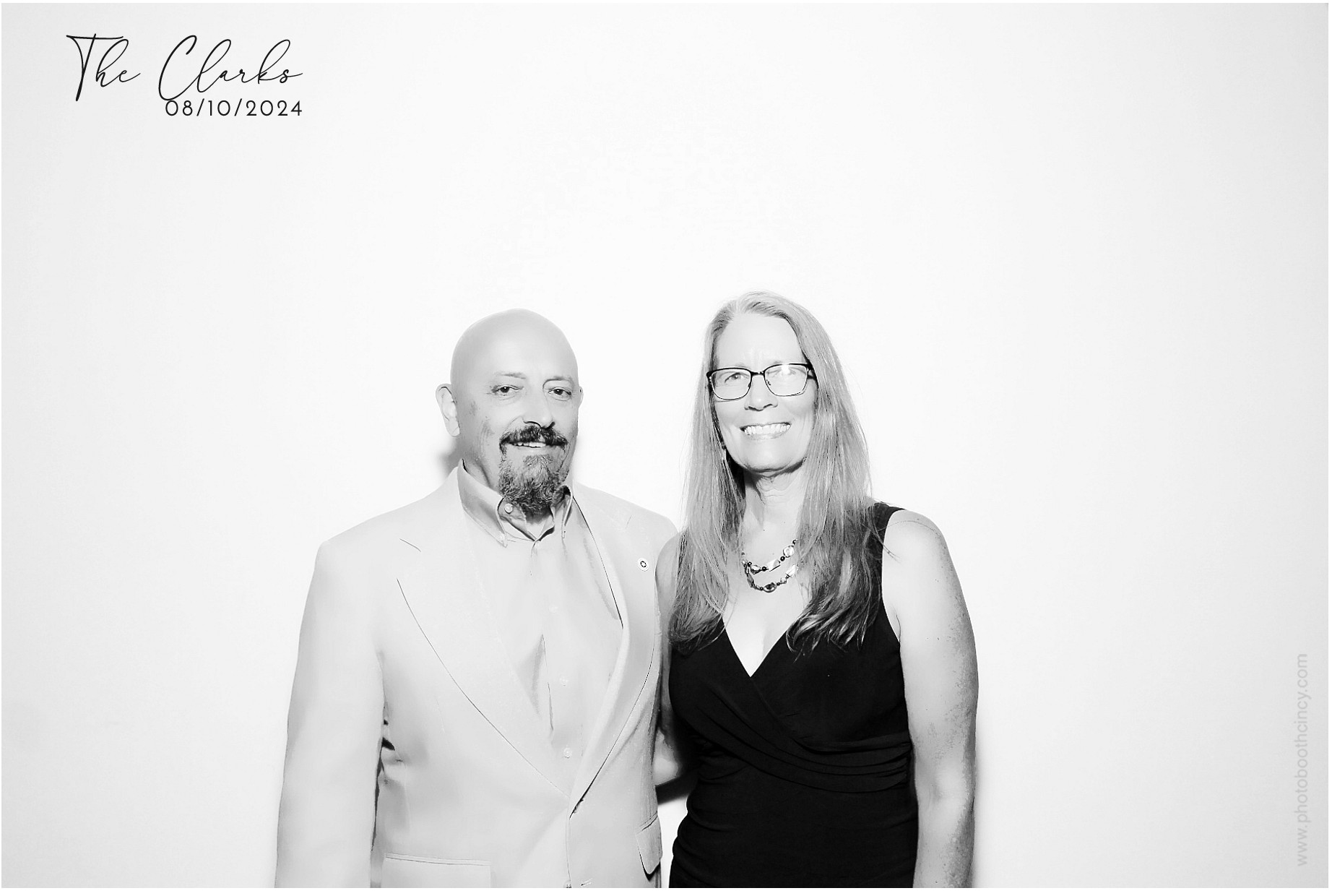 Jonathan & Rachel  | View more photos from the event at gallery.photoboothcincy.com/u/PhotoBoothCincy/Jonathan-Rachel-0