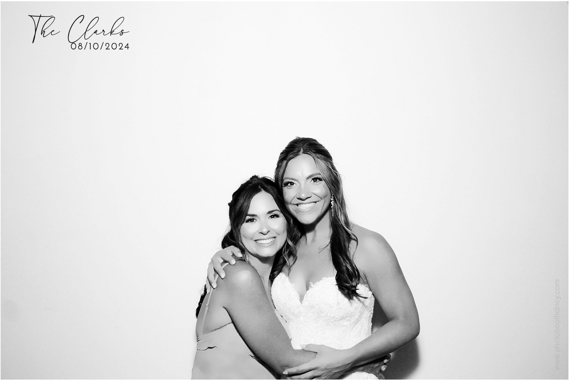 Jonathan & Rachel  | View more photos from the event at gallery.photoboothcincy.com/u/PhotoBoothCincy/Jonathan-Rachel-0
