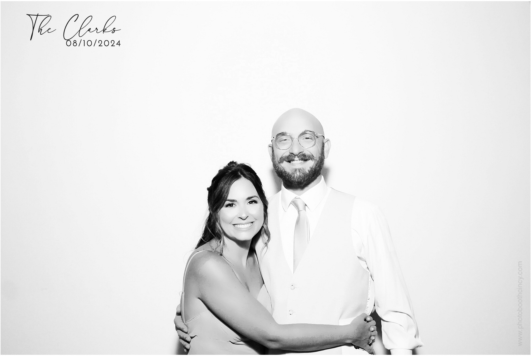 Jonathan & Rachel  | View more photos from the event at gallery.photoboothcincy.com/u/PhotoBoothCincy/Jonathan-Rachel-0