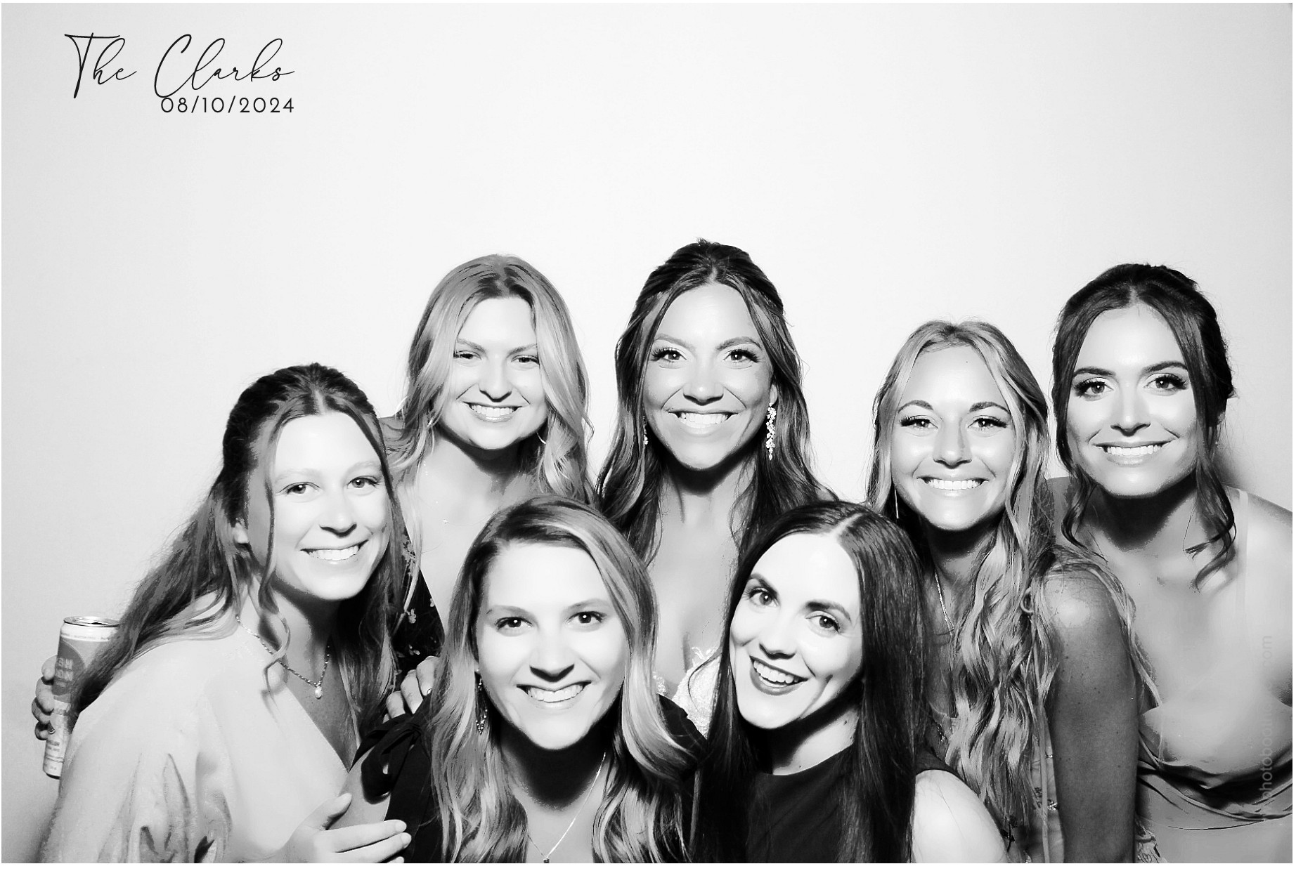Jonathan & Rachel  | View more photos from the event at gallery.photoboothcincy.com/u/PhotoBoothCincy/Jonathan-Rachel-0