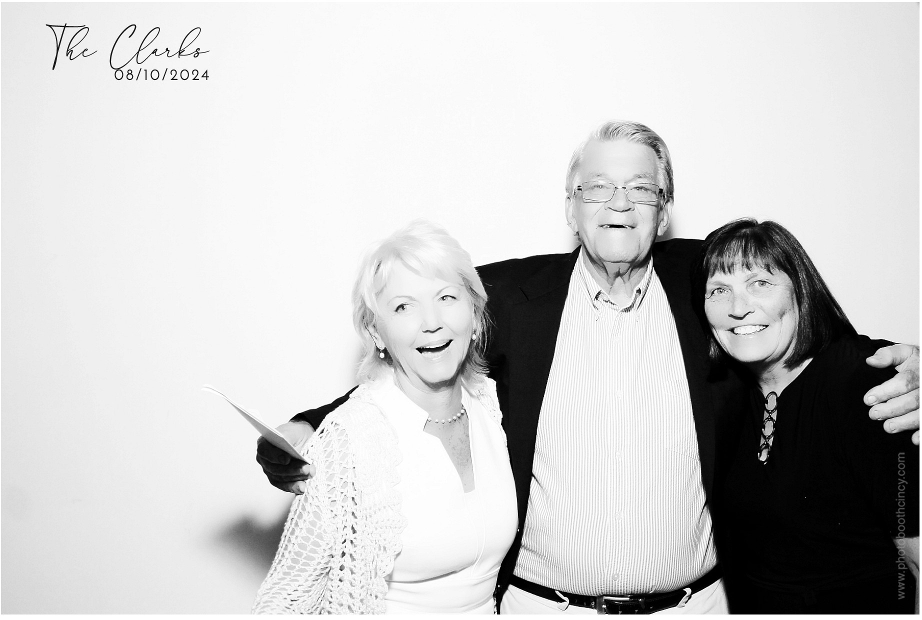 Jonathan & Rachel  | View more photos from the event at gallery.photoboothcincy.com/u/PhotoBoothCincy/Jonathan-Rachel-0