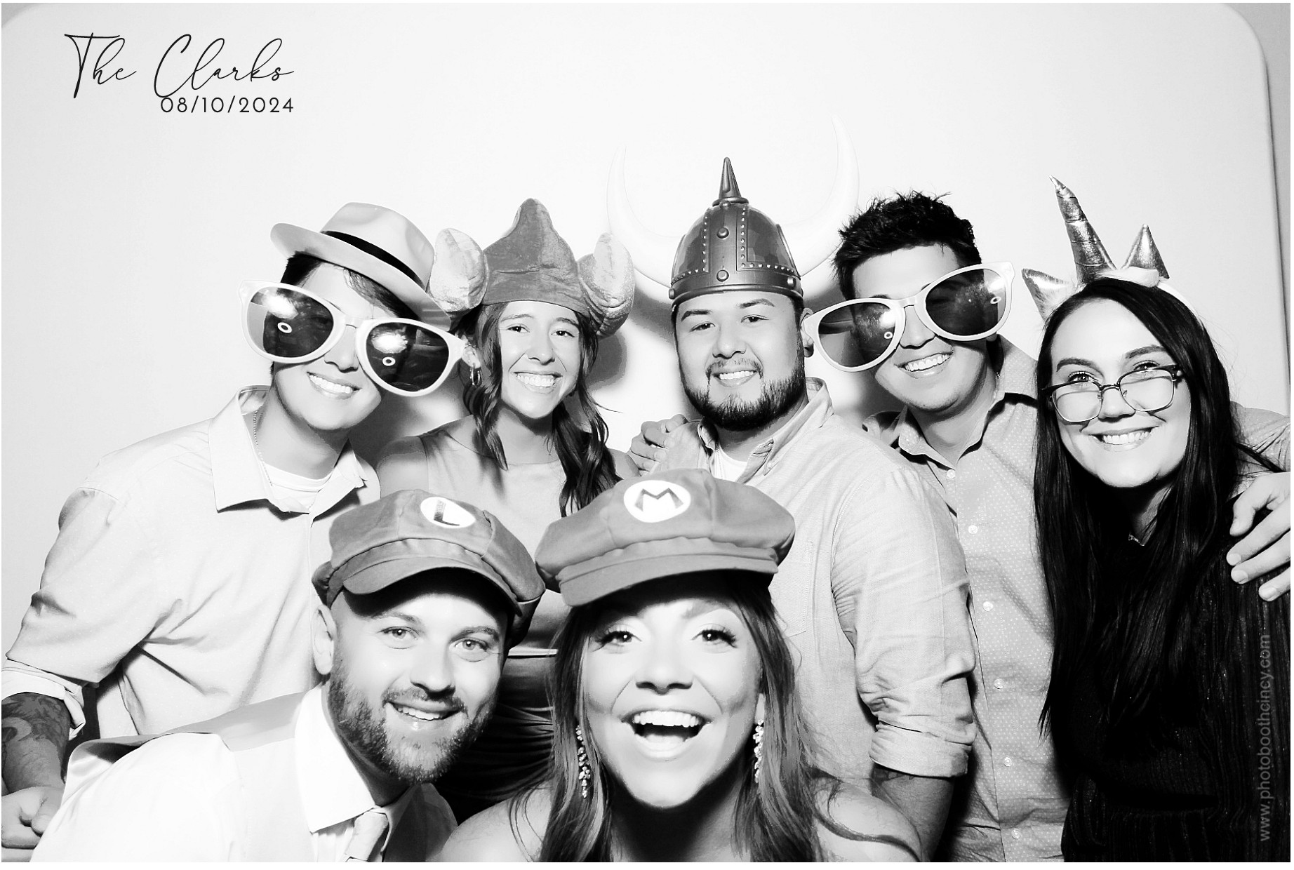 Jonathan & Rachel  | View more photos from the event at gallery.photoboothcincy.com/u/PhotoBoothCincy/Jonathan-Rachel-0