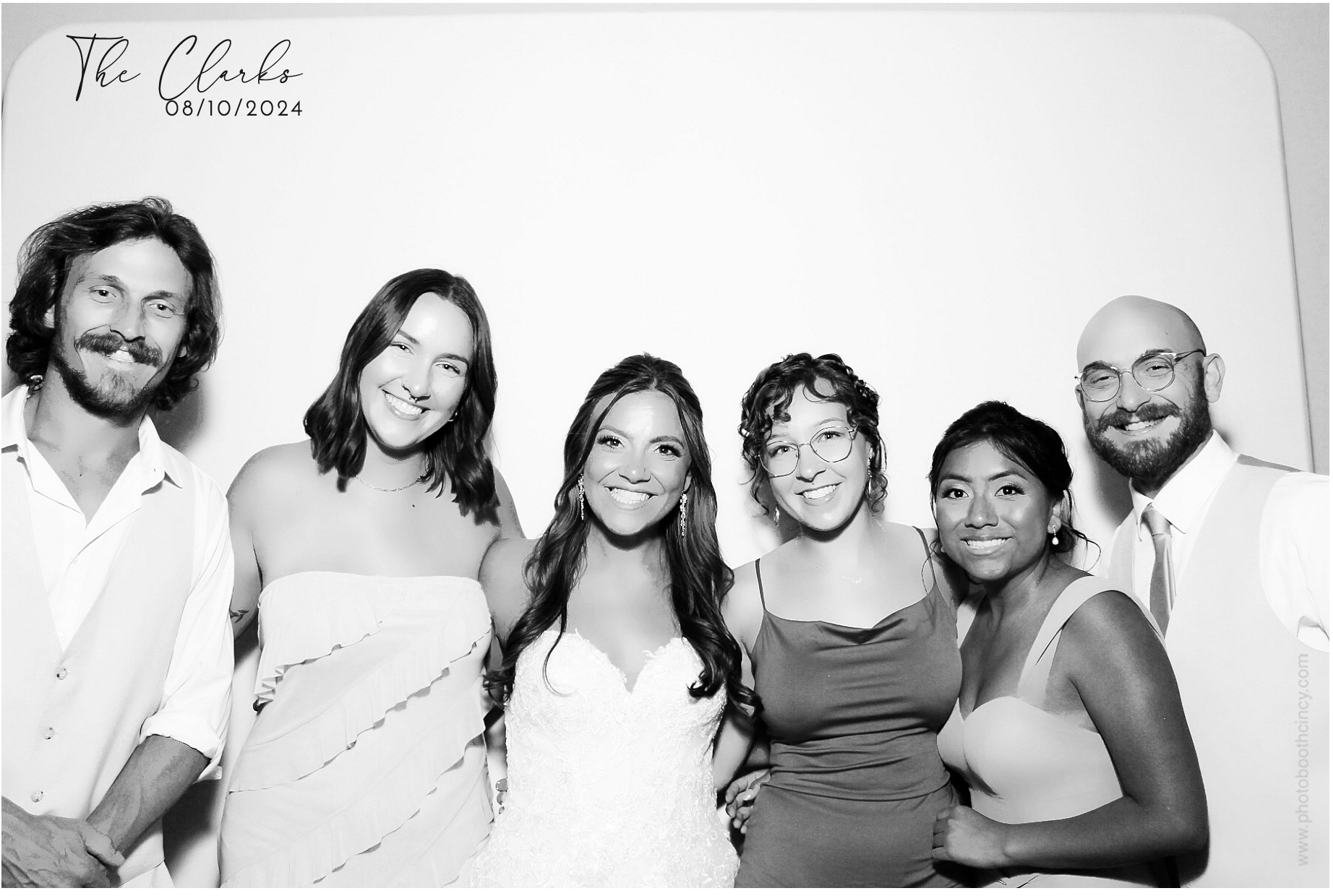 Jonathan & Rachel  | View more photos from the event at gallery.photoboothcincy.com/u/PhotoBoothCincy/Jonathan-Rachel-0