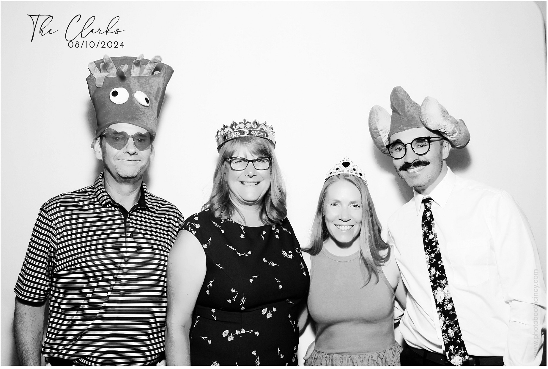 Jonathan & Rachel  | View more photos from the event at gallery.photoboothcincy.com/u/PhotoBoothCincy/Jonathan-Rachel-0