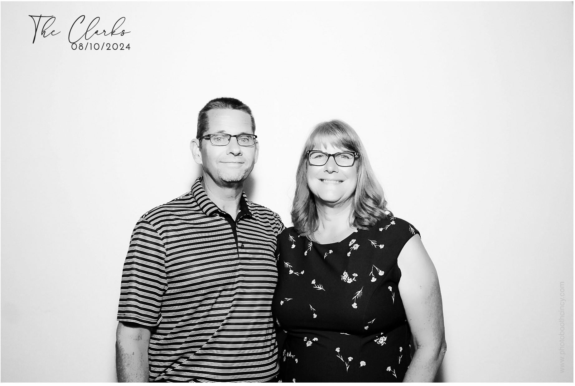 Jonathan & Rachel  | View more photos from the event at gallery.photoboothcincy.com/u/PhotoBoothCincy/Jonathan-Rachel-0