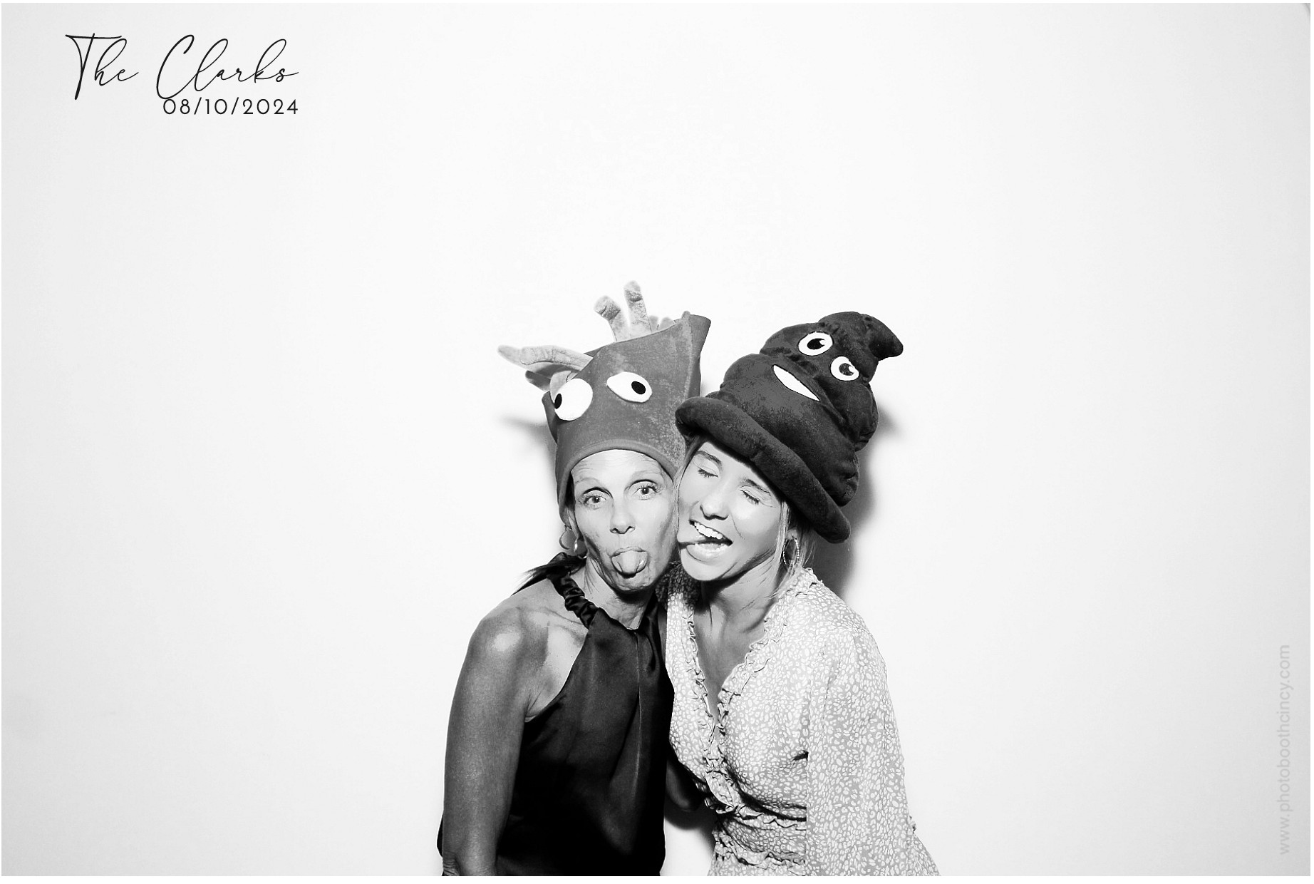 Jonathan & Rachel  | View more photos from the event at gallery.photoboothcincy.com/u/PhotoBoothCincy/Jonathan-Rachel-0