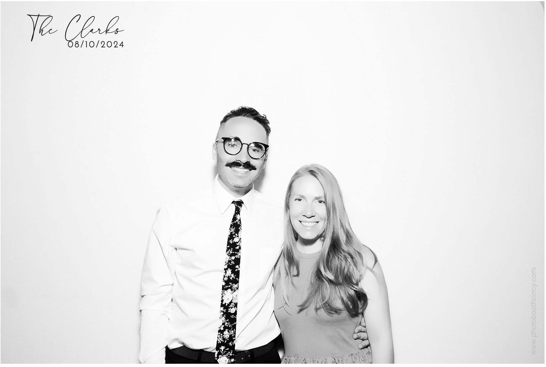 Jonathan & Rachel  | View more photos from the event at gallery.photoboothcincy.com/u/PhotoBoothCincy/Jonathan-Rachel-0