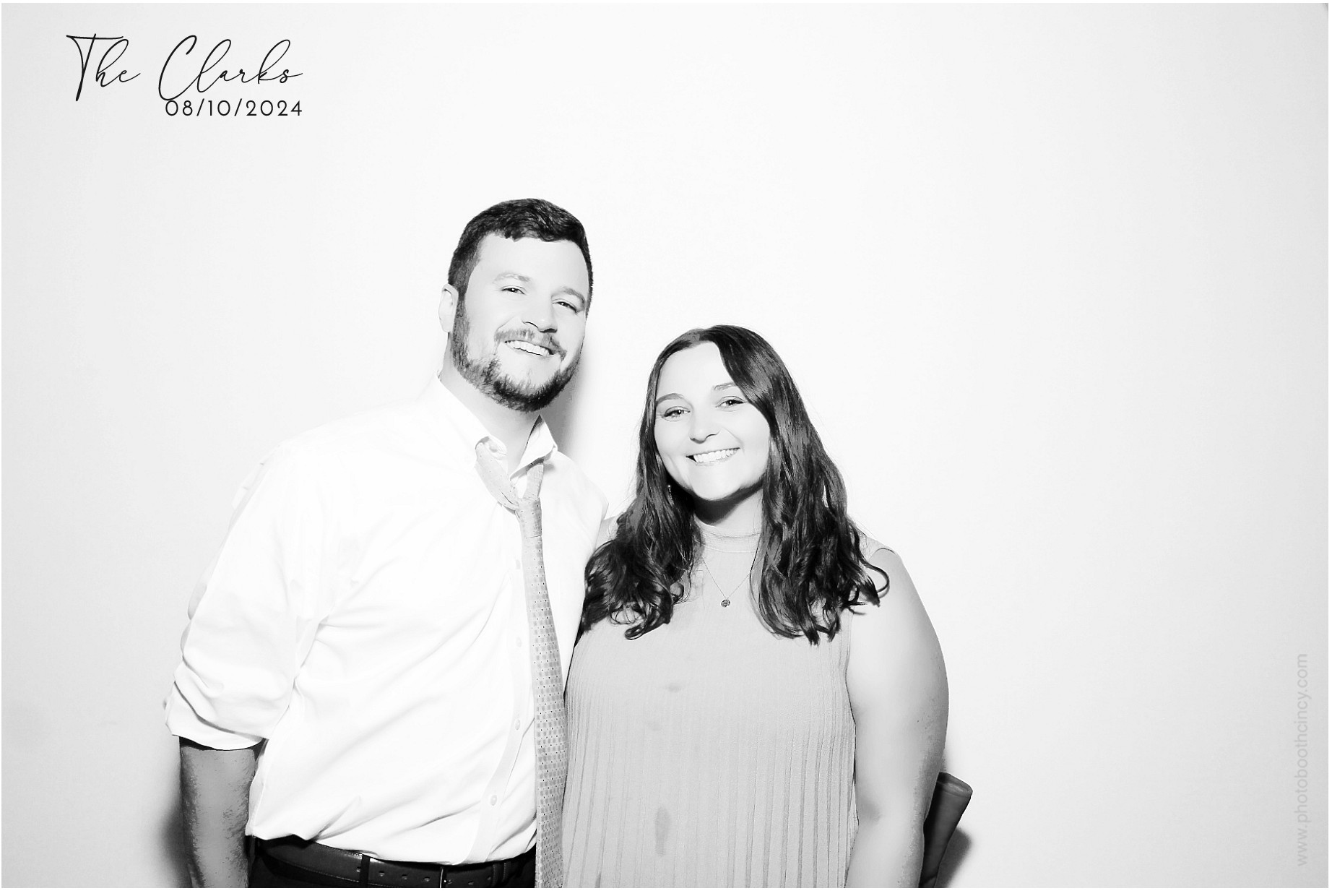 Jonathan & Rachel  | View more photos from the event at gallery.photoboothcincy.com/u/PhotoBoothCincy/Jonathan-Rachel-0