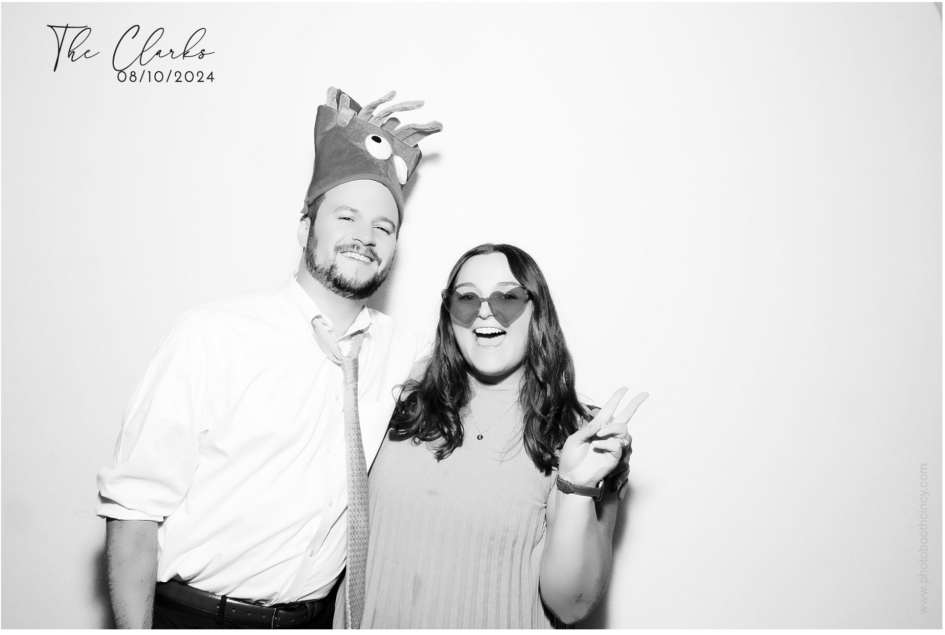 Jonathan & Rachel  | View more photos from the event at gallery.photoboothcincy.com/u/PhotoBoothCincy/Jonathan-Rachel-0