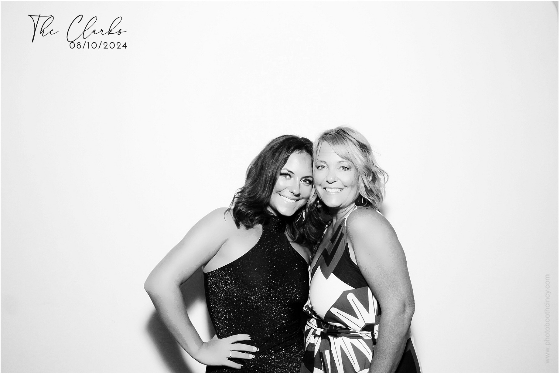 Jonathan & Rachel  | View more photos from the event at gallery.photoboothcincy.com/u/PhotoBoothCincy/Jonathan-Rachel-0