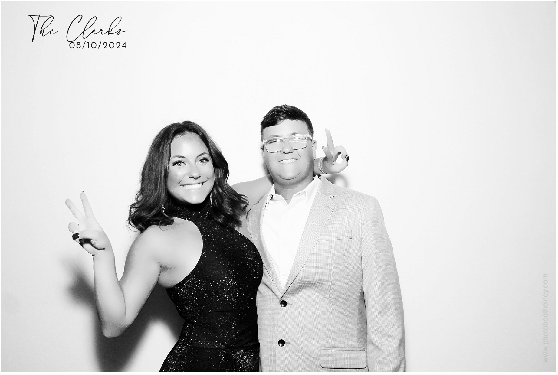 Jonathan & Rachel  | View more photos from the event at gallery.photoboothcincy.com/u/PhotoBoothCincy/Jonathan-Rachel-0