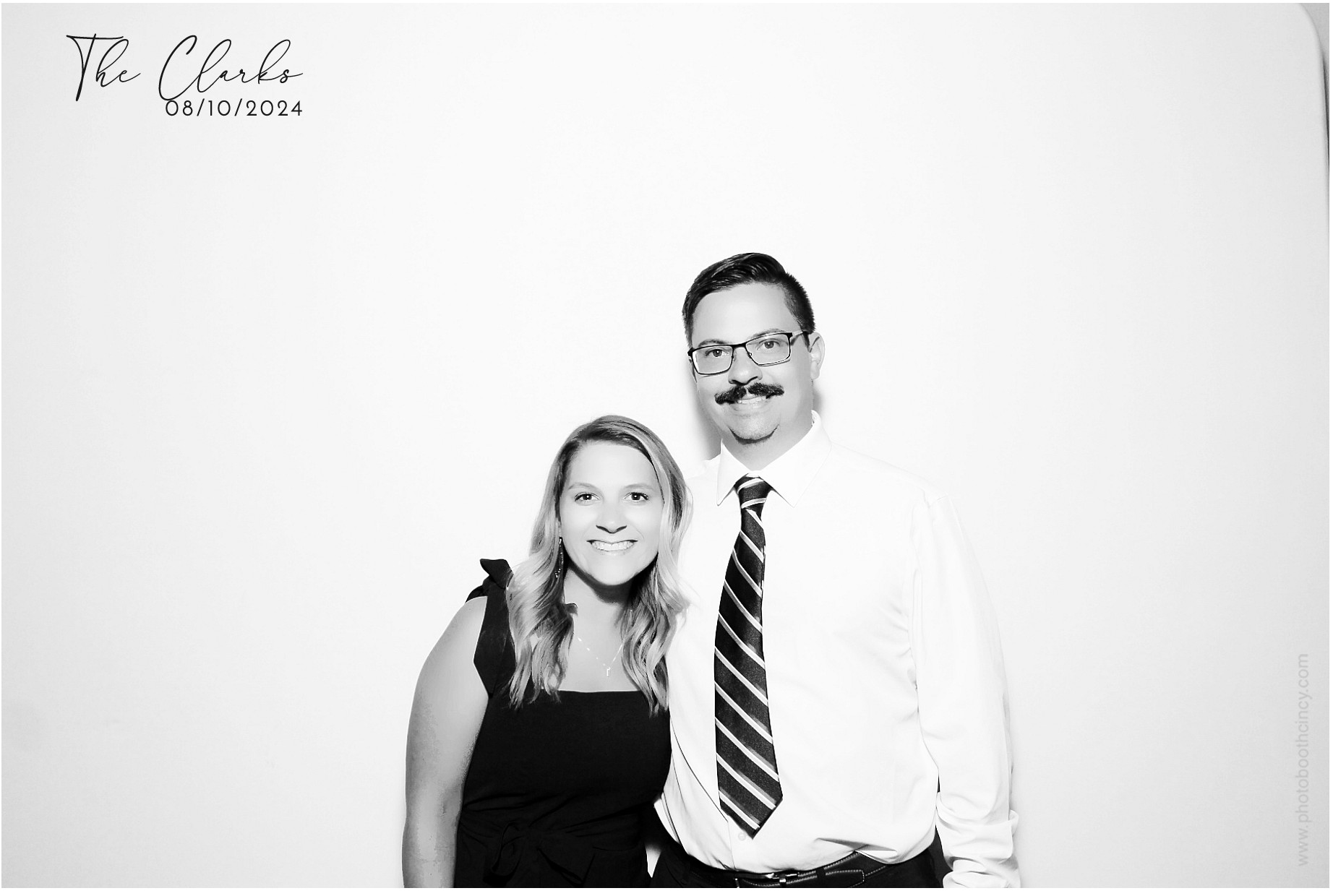 Jonathan & Rachel  | View more photos from the event at gallery.photoboothcincy.com/u/PhotoBoothCincy/Jonathan-Rachel-0
