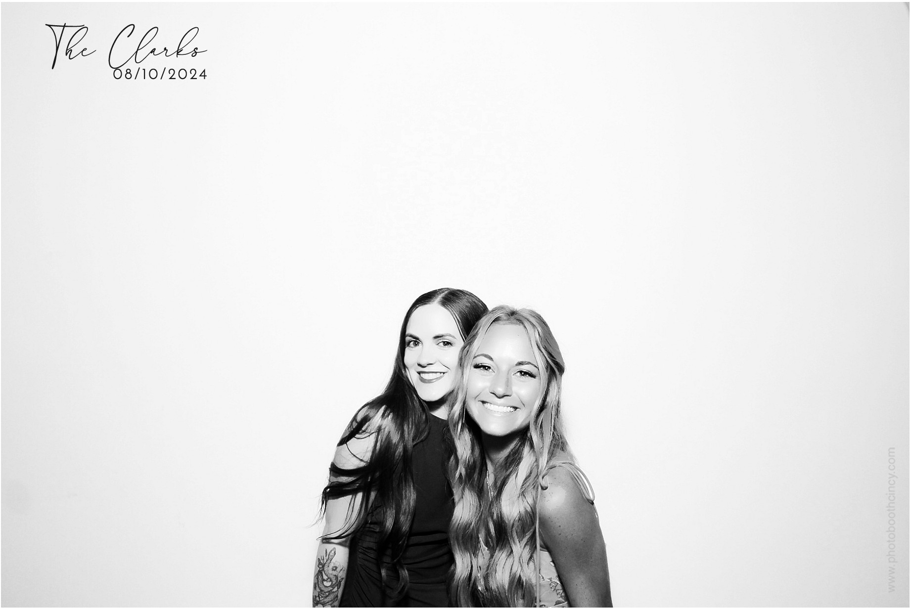 Jonathan & Rachel  | View more photos from the event at gallery.photoboothcincy.com/u/PhotoBoothCincy/Jonathan-Rachel-0