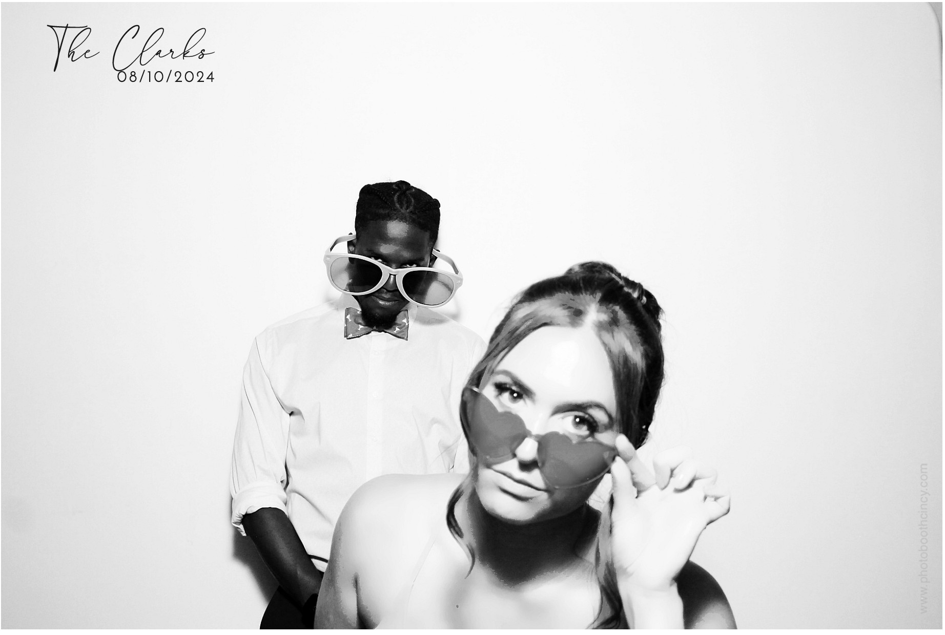 Jonathan & Rachel  | View more photos from the event at gallery.photoboothcincy.com/u/PhotoBoothCincy/Jonathan-Rachel-0