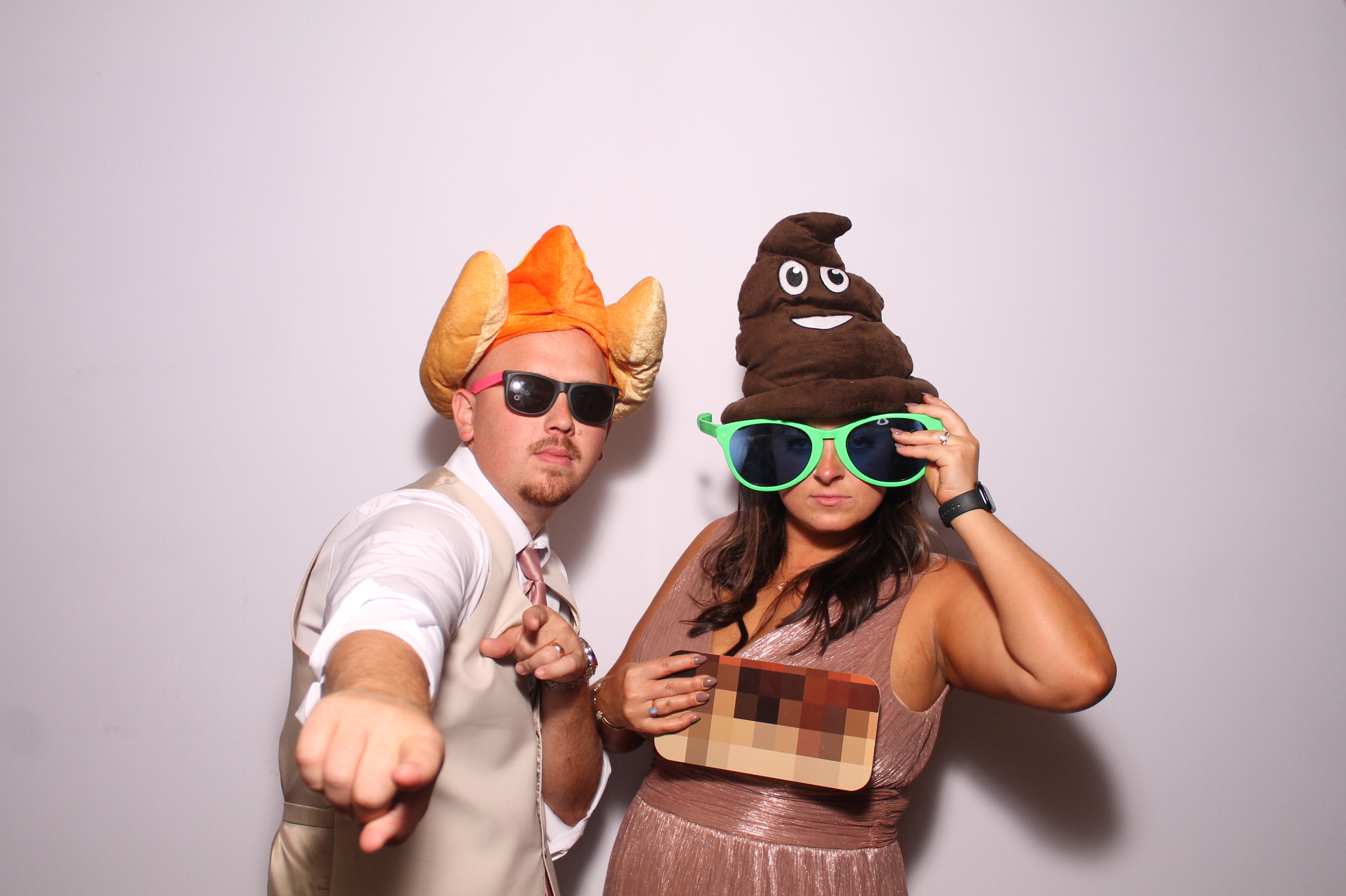 Jonathan & Rachel  | View more photos from the event at gallery.photoboothcincy.com/u/PhotoBoothCincy/Jonathan-Rachel-0