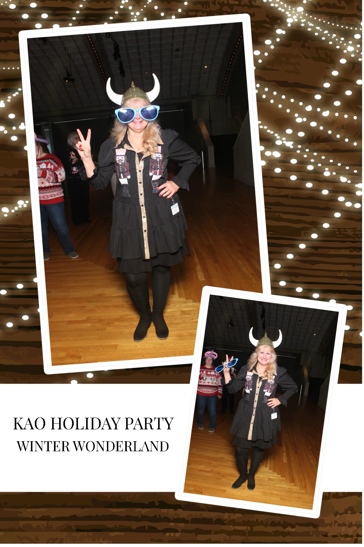Kao USA Holiday Party | View more photos from the event at gallery.photoboothcincy.com/u/PhotoBoothCincy/Kao-USA-Holiday-Party