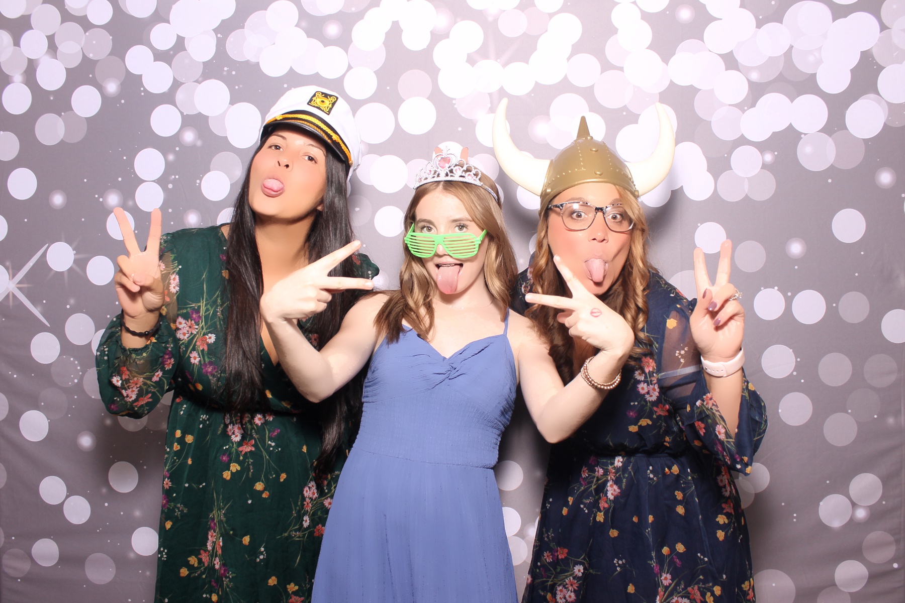 Kari & Randy Reception | View more photos from the event at gallery.photoboothcincy.com/u/PhotoBoothCincy/Kari-Randy-Reception
