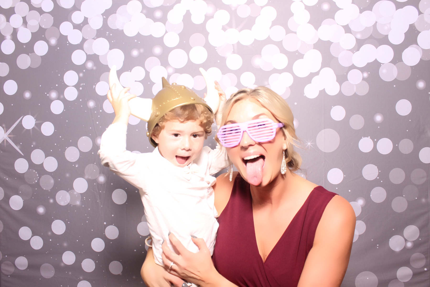 Kari & Randy Reception | View more photos from the event at gallery.photoboothcincy.com/u/PhotoBoothCincy/Kari-Randy-Reception