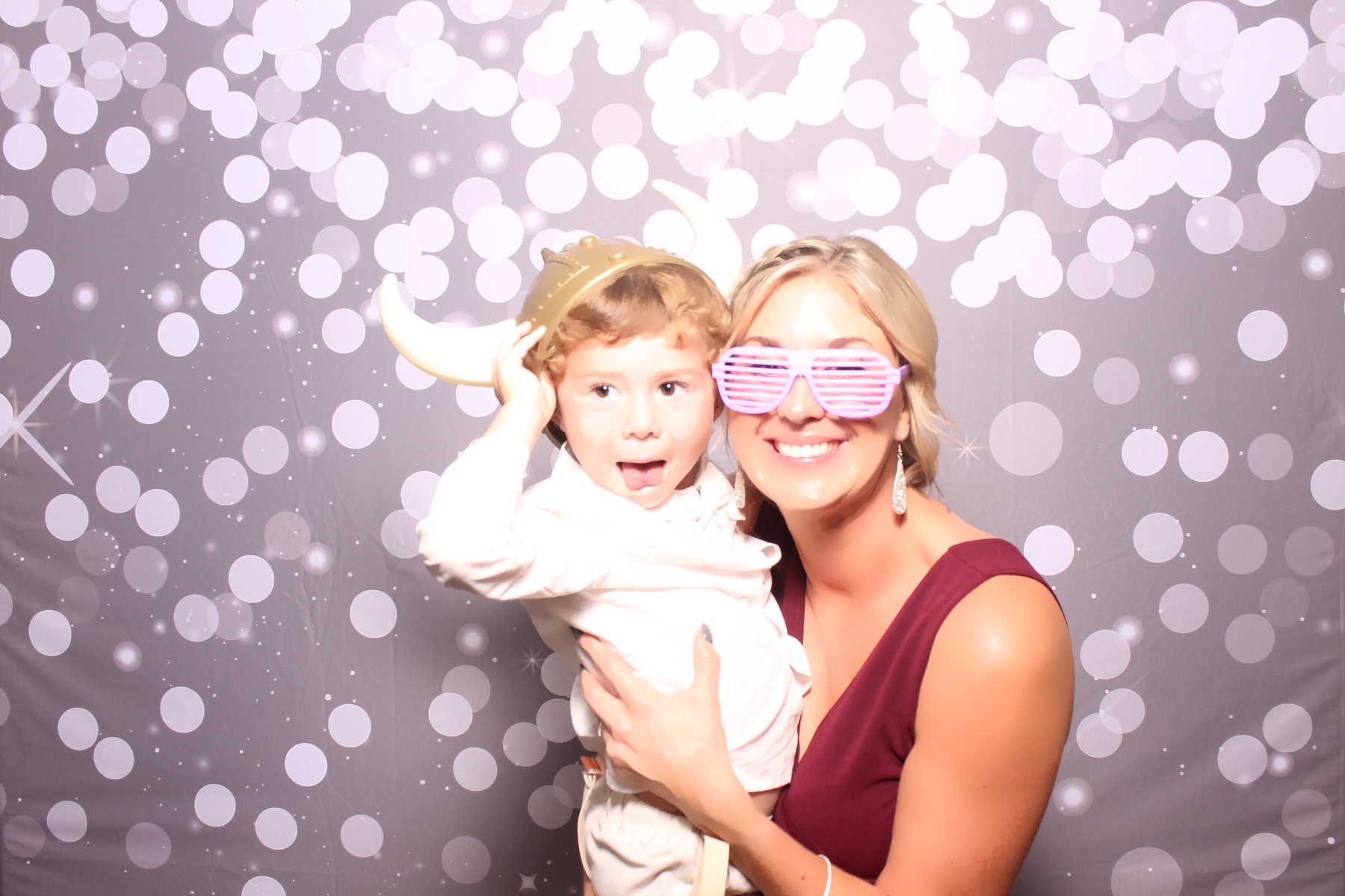Kari & Randy Reception | View more photos from the event at gallery.photoboothcincy.com/u/PhotoBoothCincy/Kari-Randy-Reception