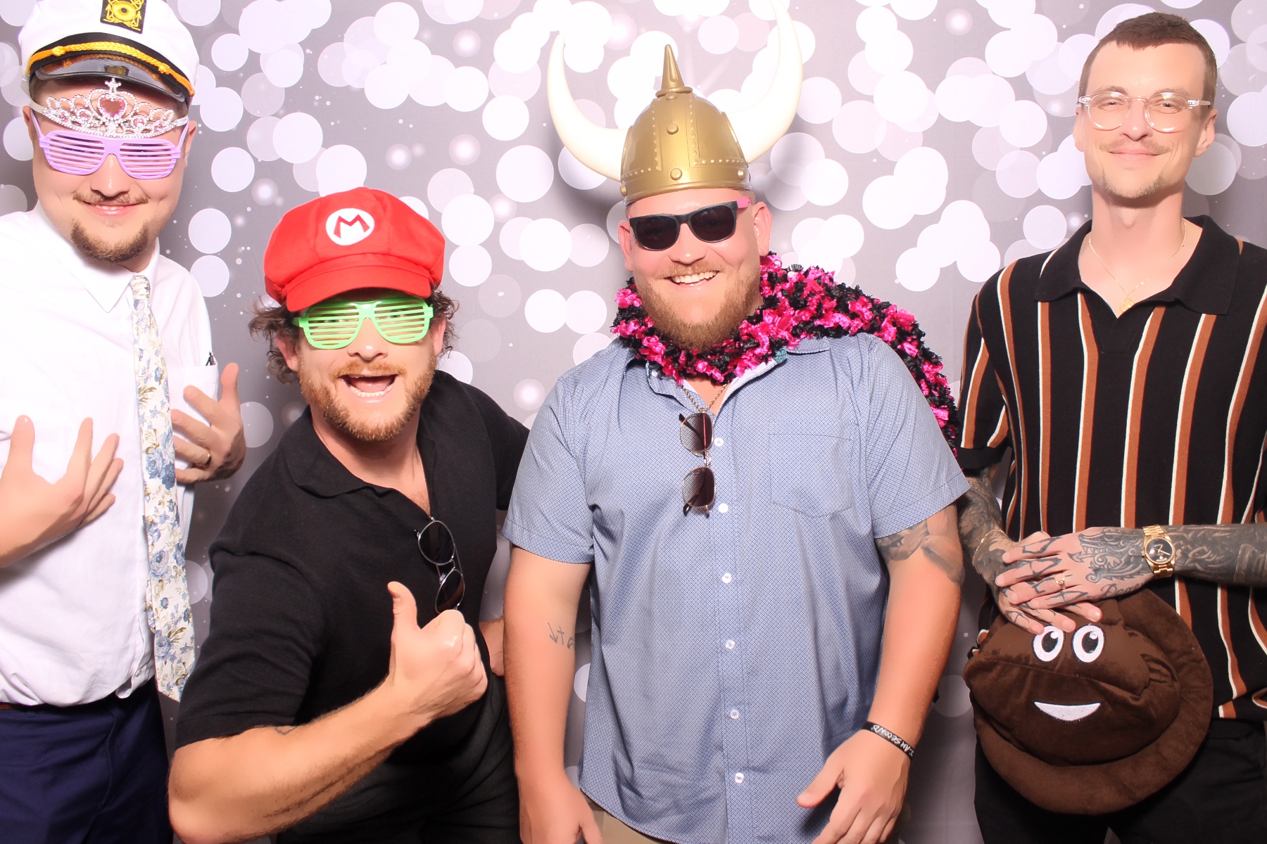 Kari & Randy Reception | View more photos from the event at gallery.photoboothcincy.com/u/PhotoBoothCincy/Kari-Randy-Reception