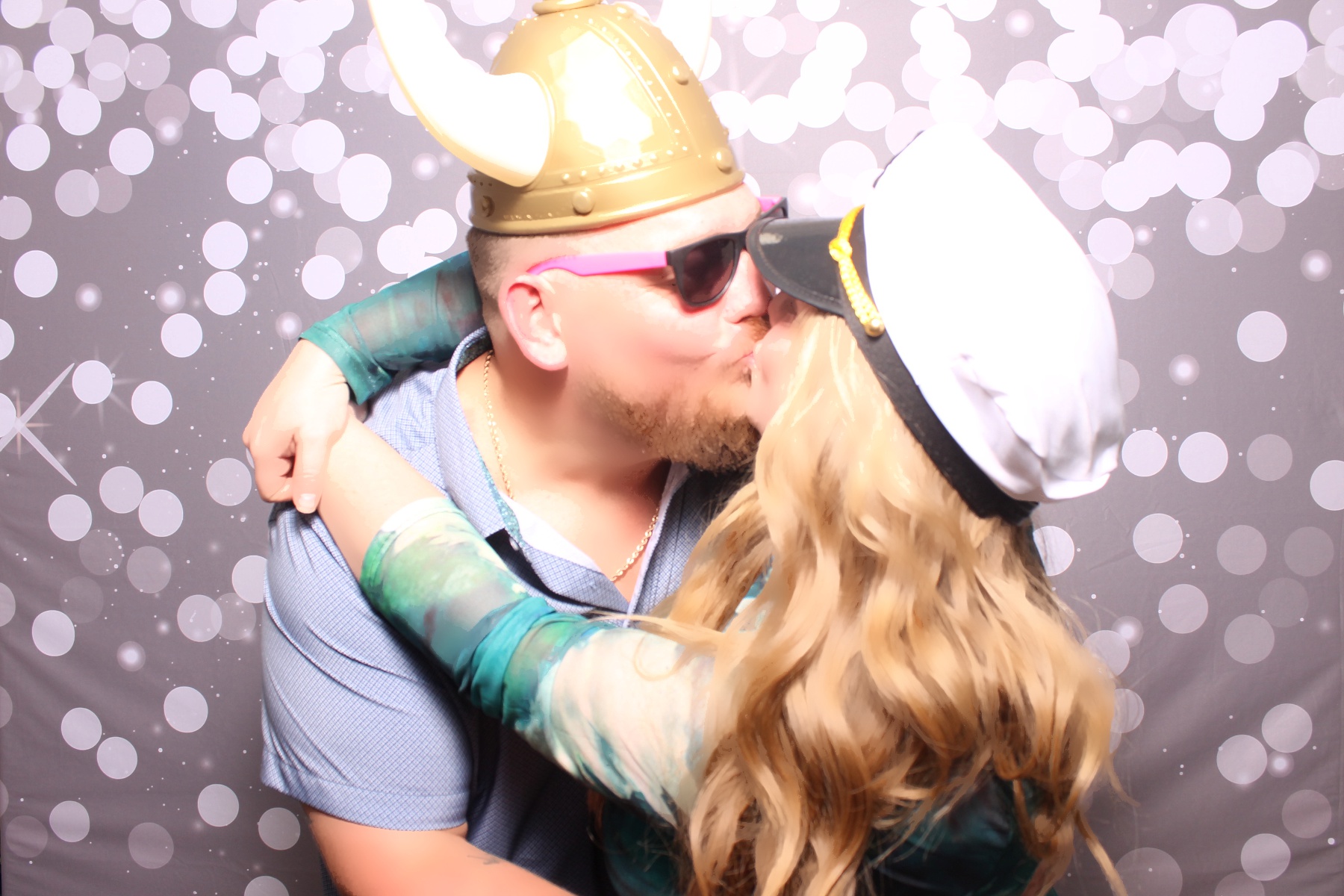Kari & Randy Reception | View more photos from the event at gallery.photoboothcincy.com/u/PhotoBoothCincy/Kari-Randy-Reception
