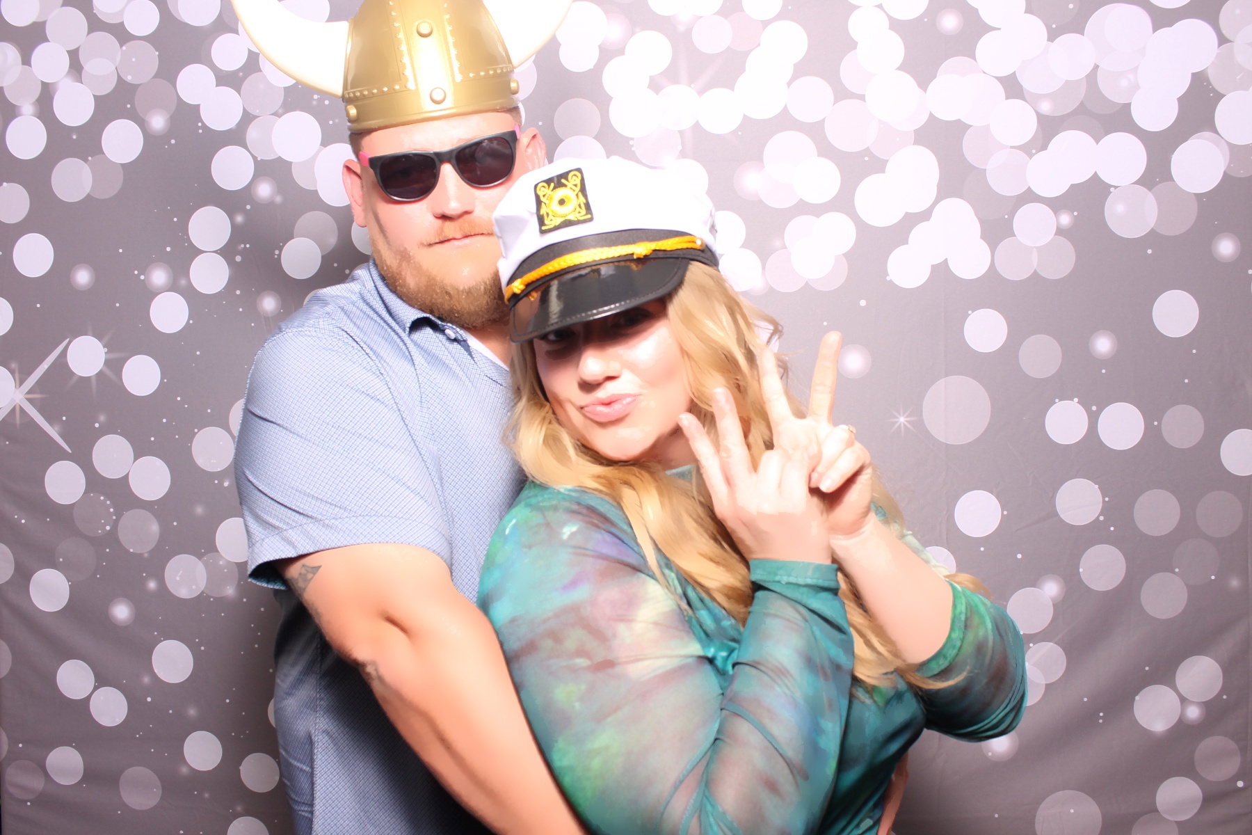 Kari & Randy Reception | View more photos from the event at gallery.photoboothcincy.com/u/PhotoBoothCincy/Kari-Randy-Reception