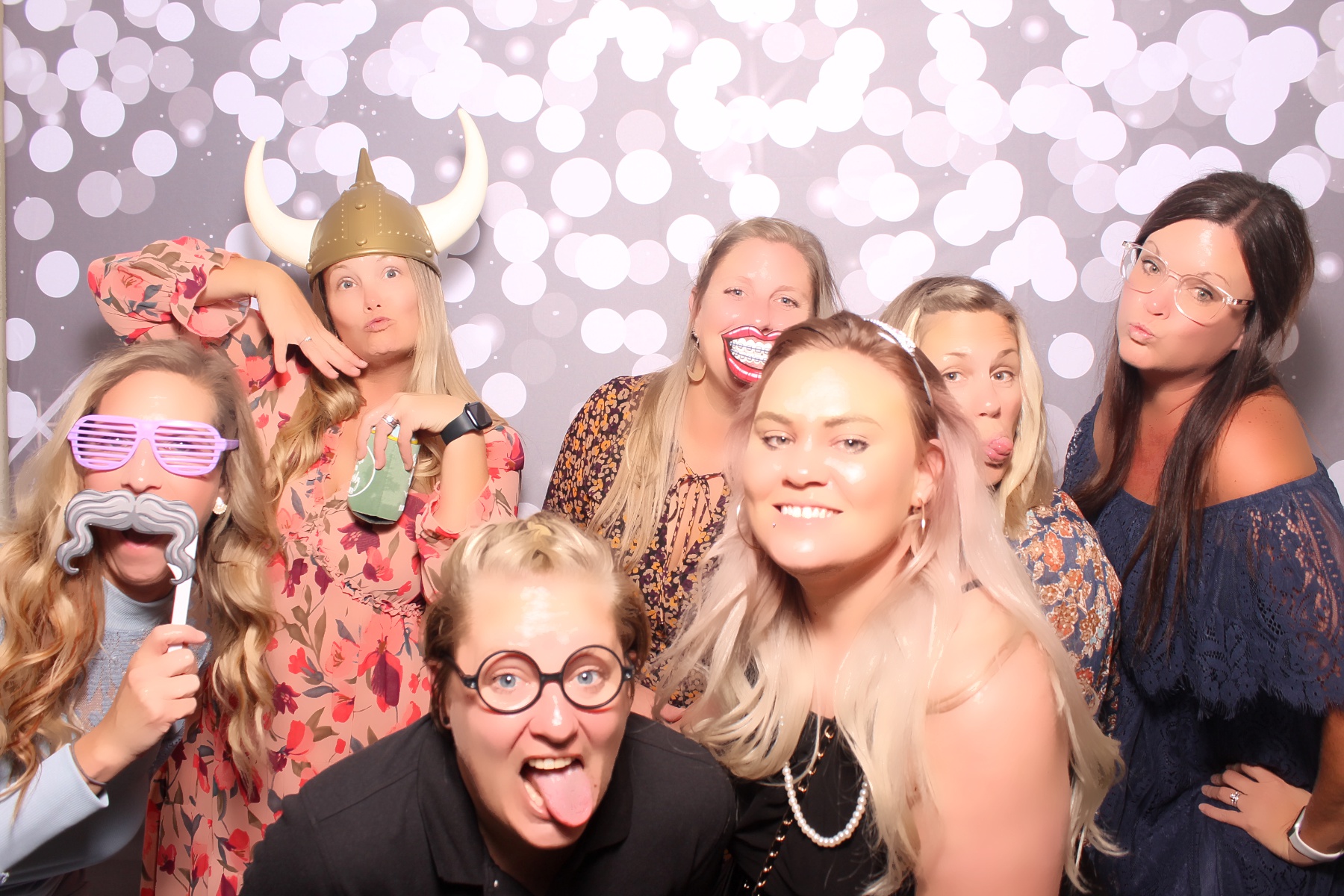 Kari & Randy Reception | View more photos from the event at gallery.photoboothcincy.com/u/PhotoBoothCincy/Kari-Randy-Reception