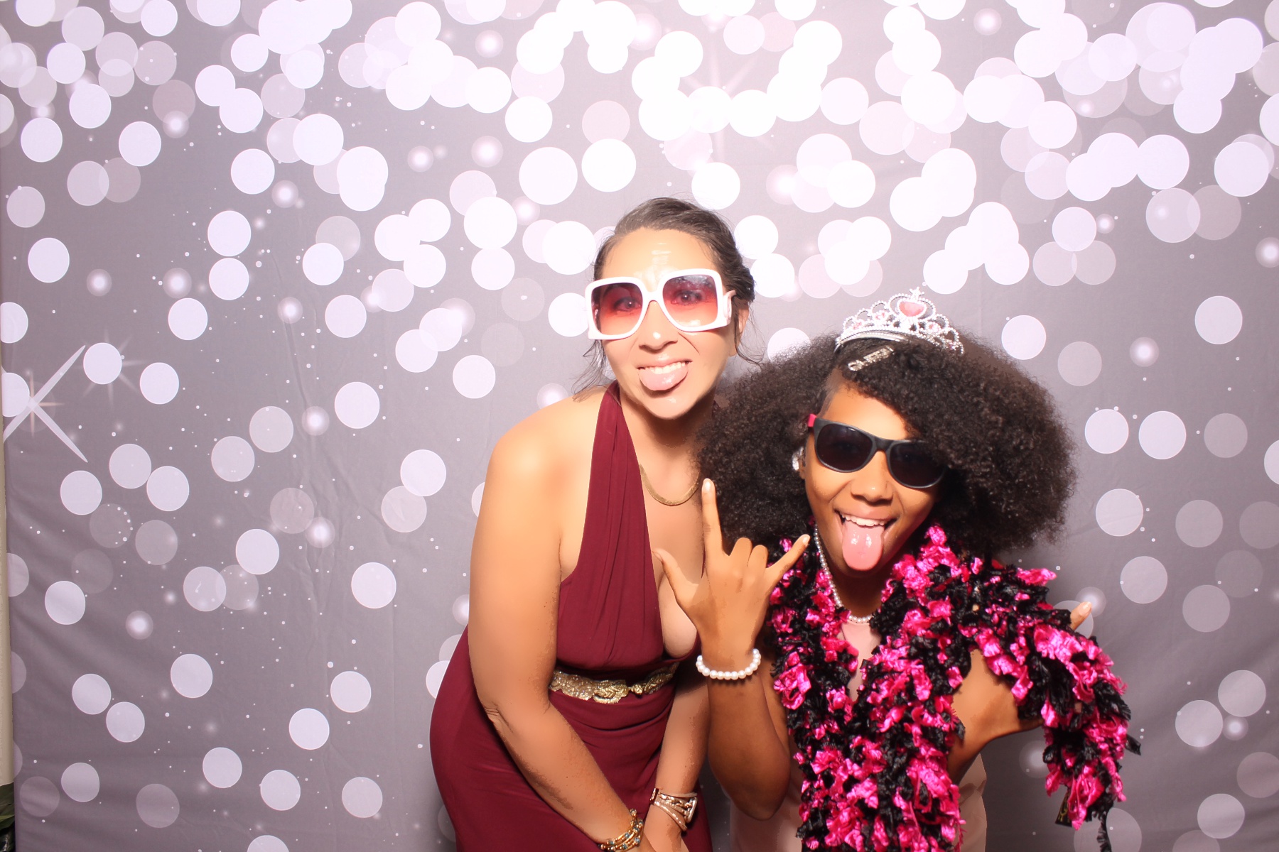 Kari & Randy Reception | View more photos from the event at gallery.photoboothcincy.com/u/PhotoBoothCincy/Kari-Randy-Reception